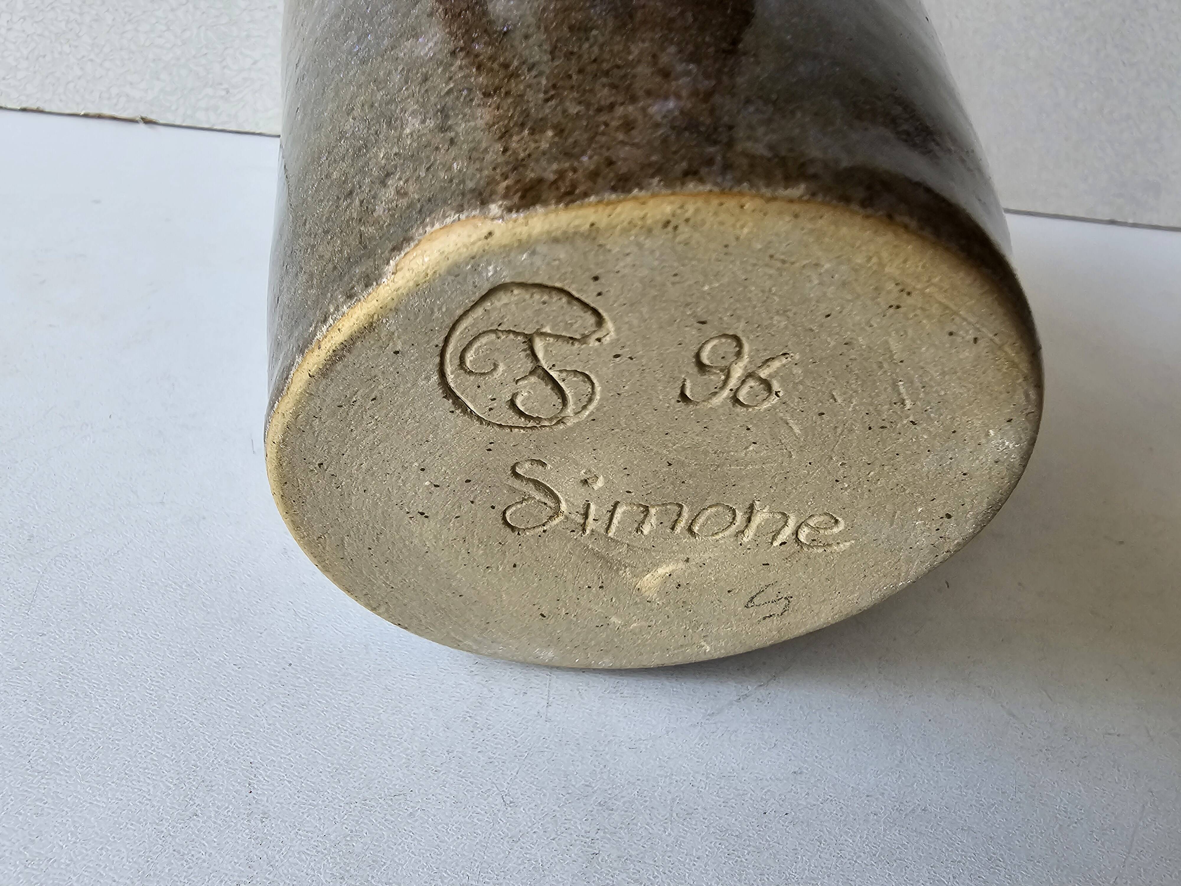 Vase en céramique vernissée bleue Signé Annie (hauteur 26cm) Hauteur 26 cm