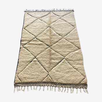 Beni Ouarain white and grey Berber carpet 140x205cm