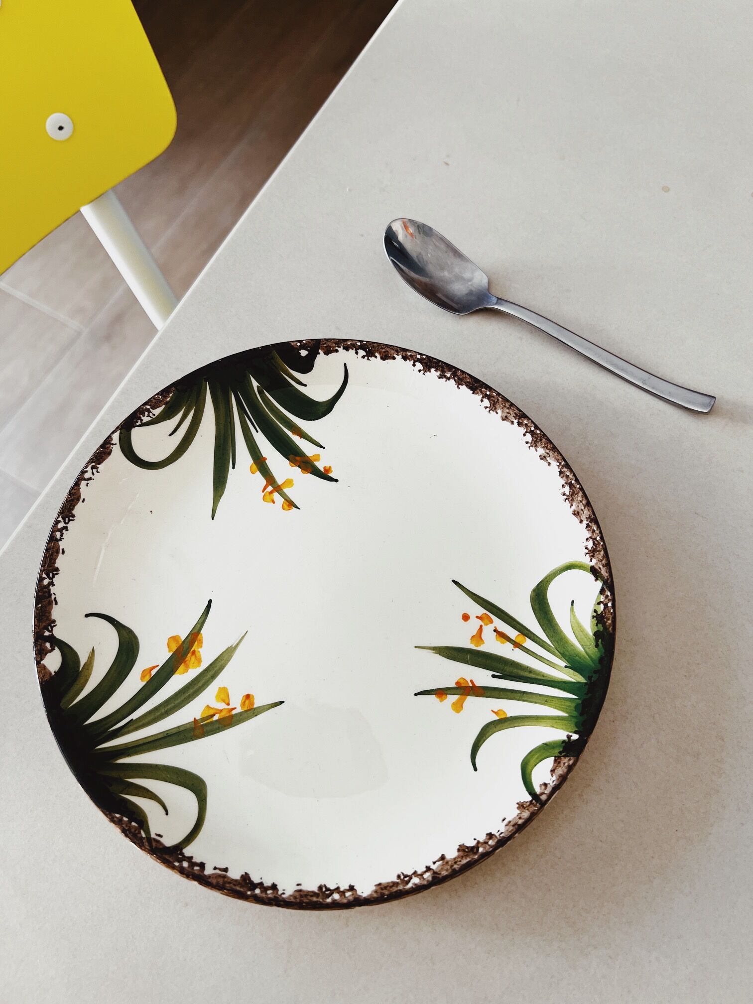 Floral pattern dessert plate
