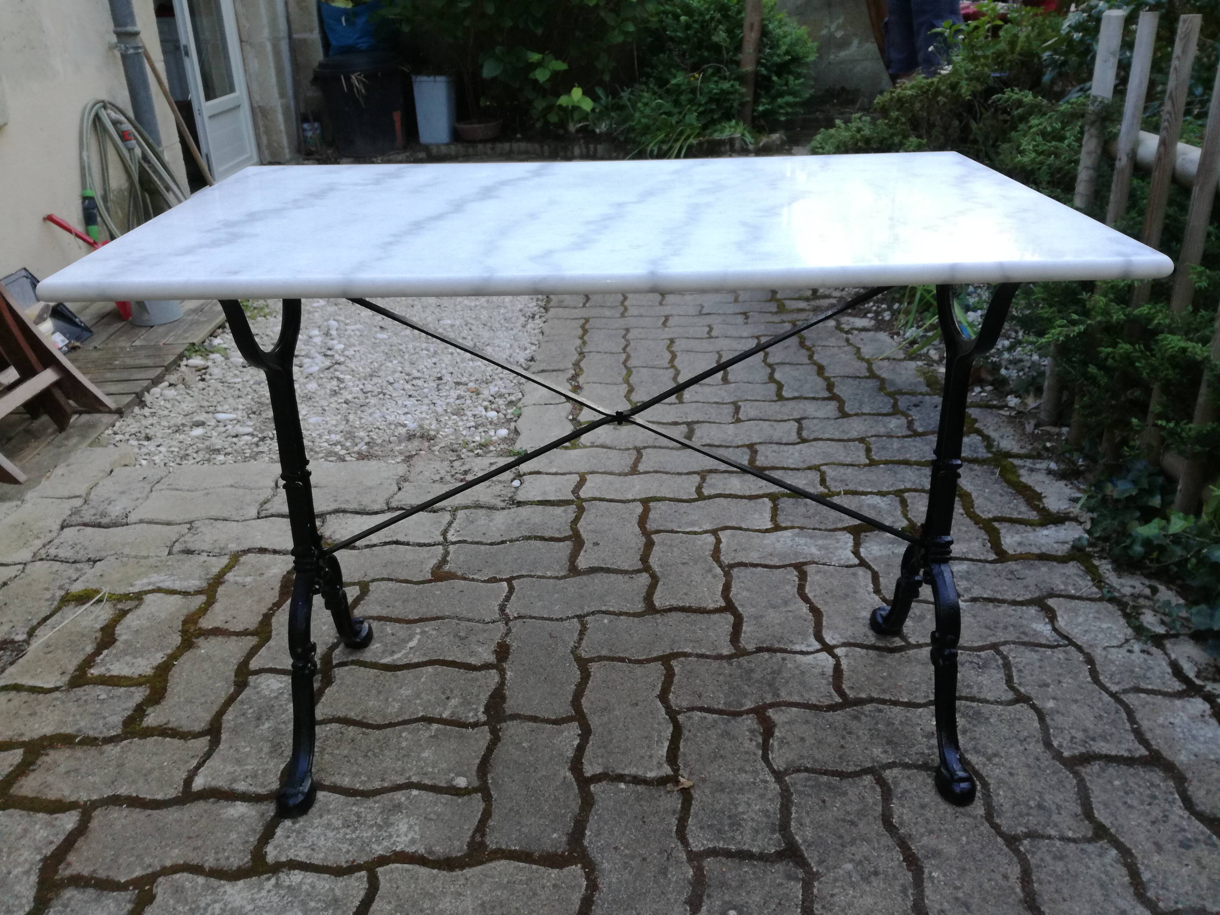 Bistro table in white marble and cast iron 1900