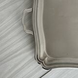 Grand plateau de service en métal brillant