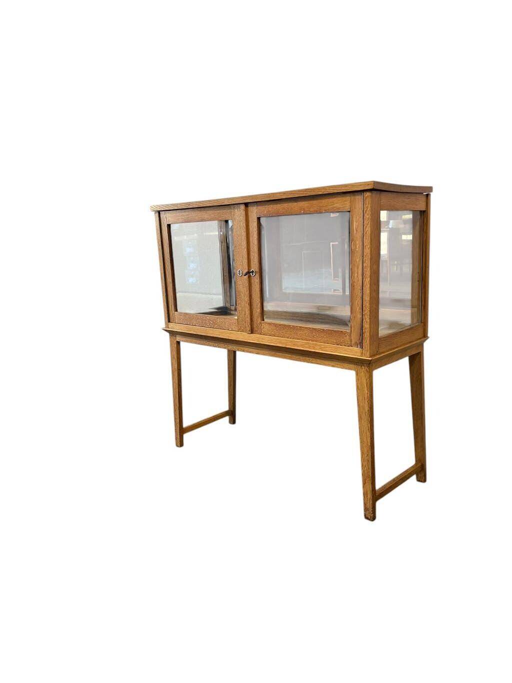 Display cabinet/tea cabinet/vintage wooden shelf