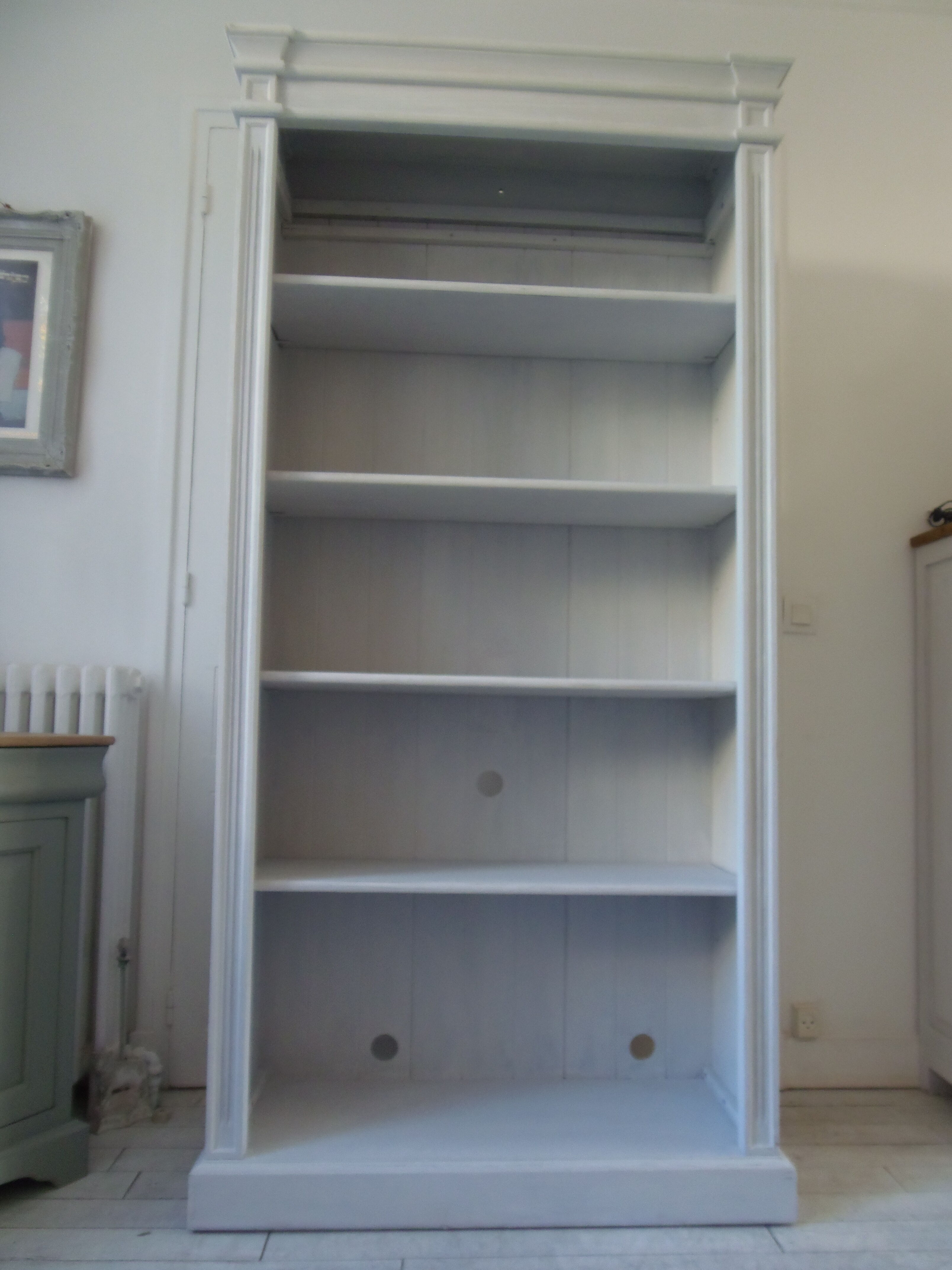 Pearl grey patinated bookcase