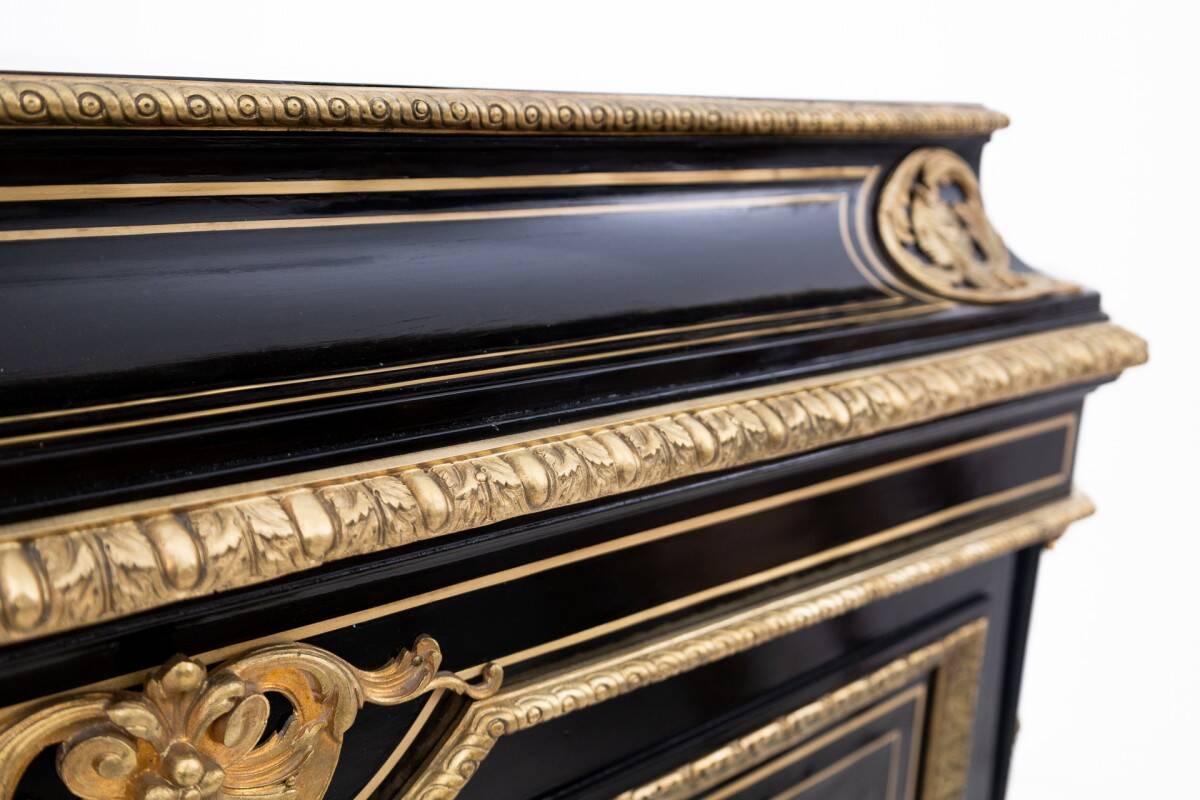 Napoleon III style chest of drawers, France, circa 1880.
