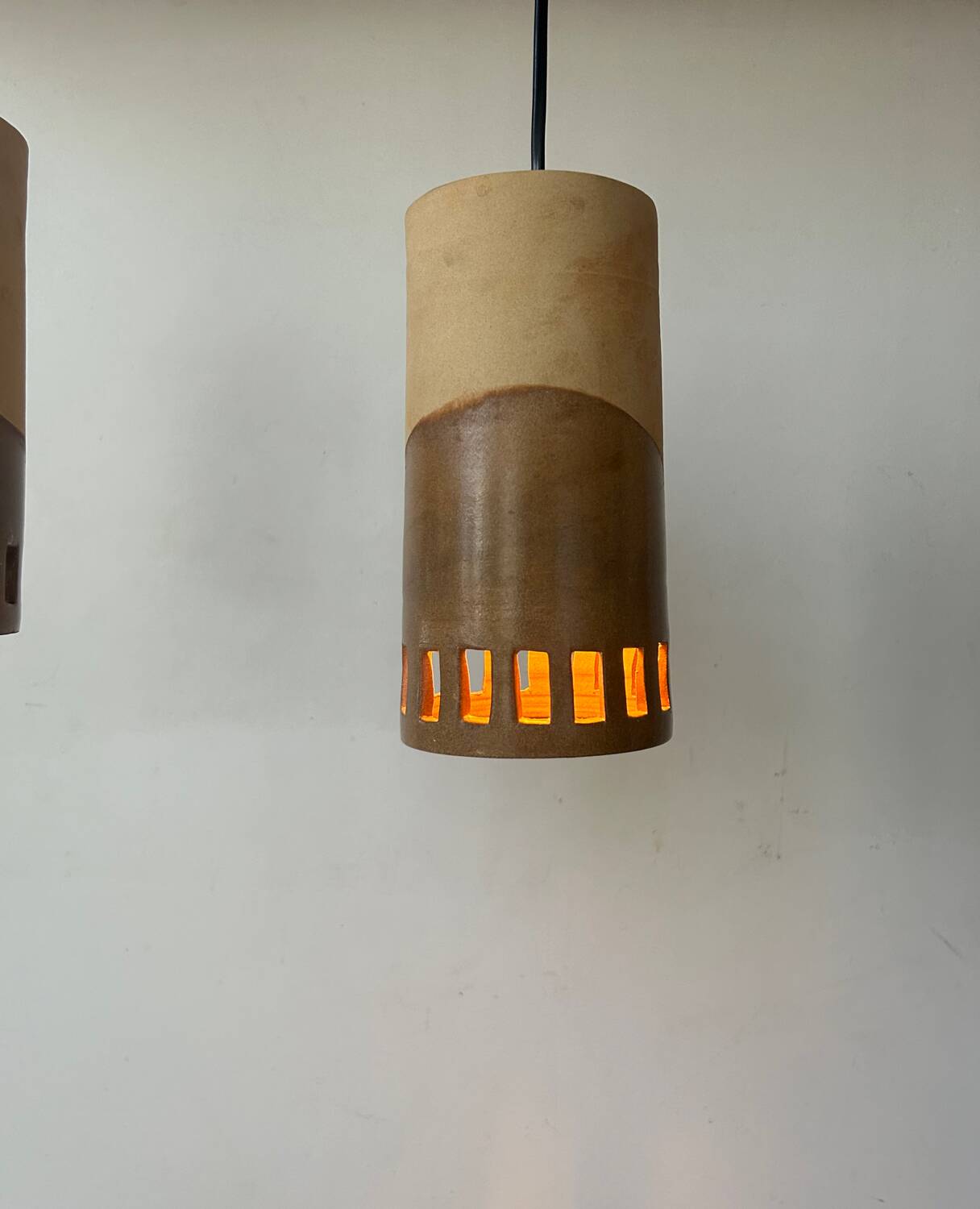 Set of 3 terracotta and enamelled suspensions, France
