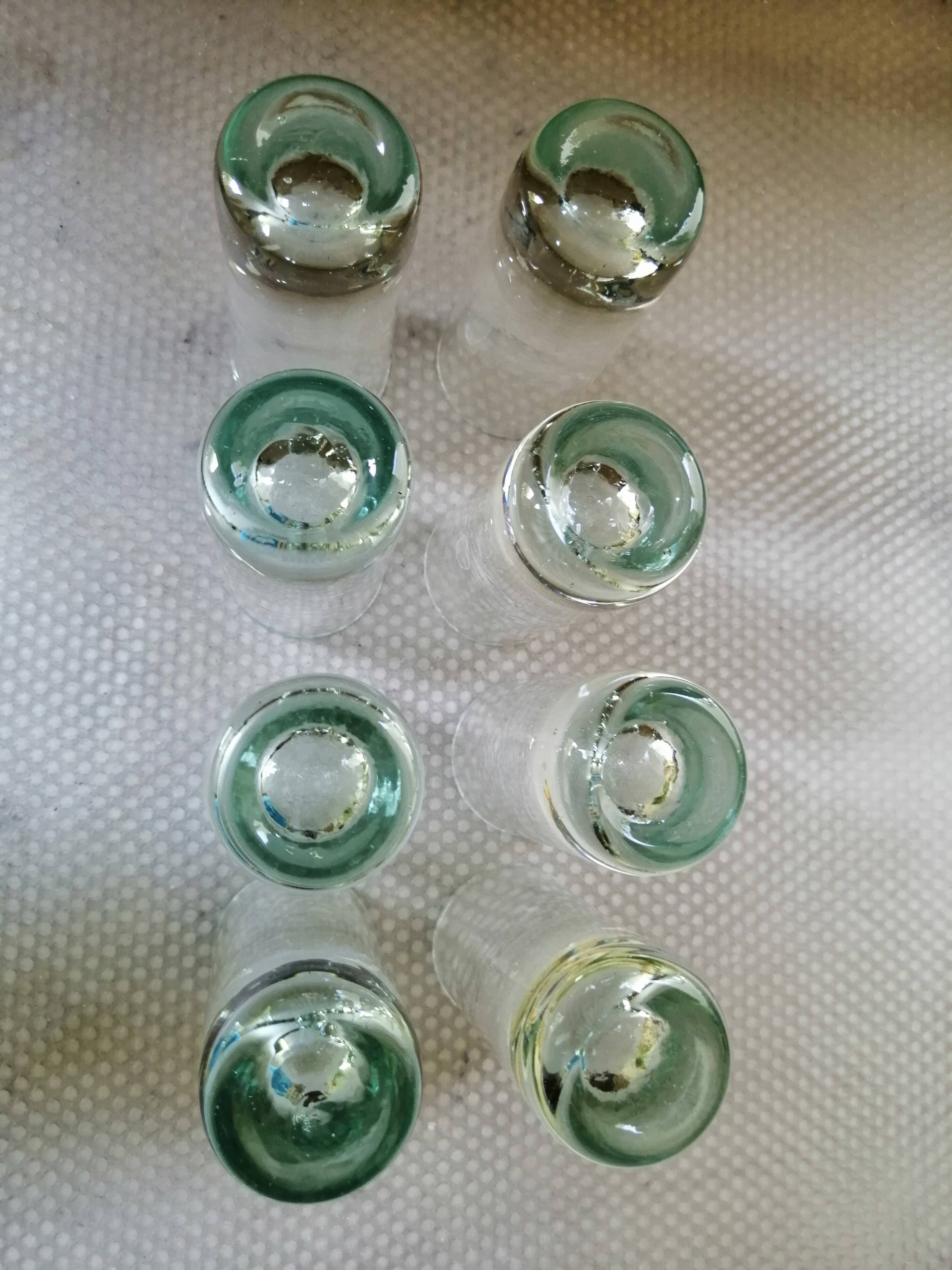 Série de huit verres à liqueur "tube"