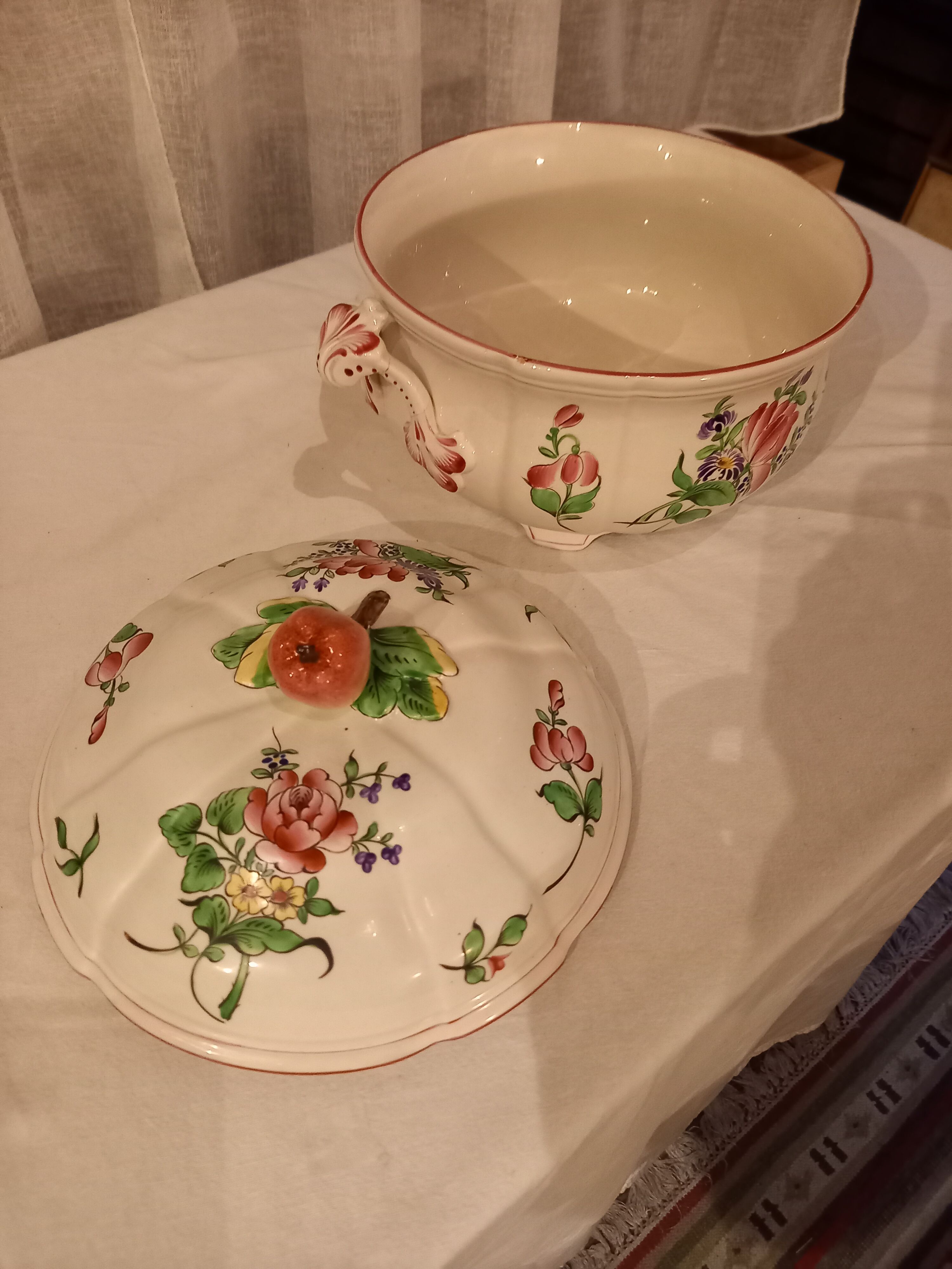 Tureen/vegetable Lunéville flowers (tulip - pink) early twentieth century