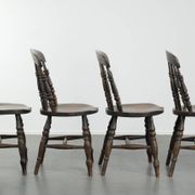 Set of 4 antique English wooden Windsor pub/bistro chairs from 19th century