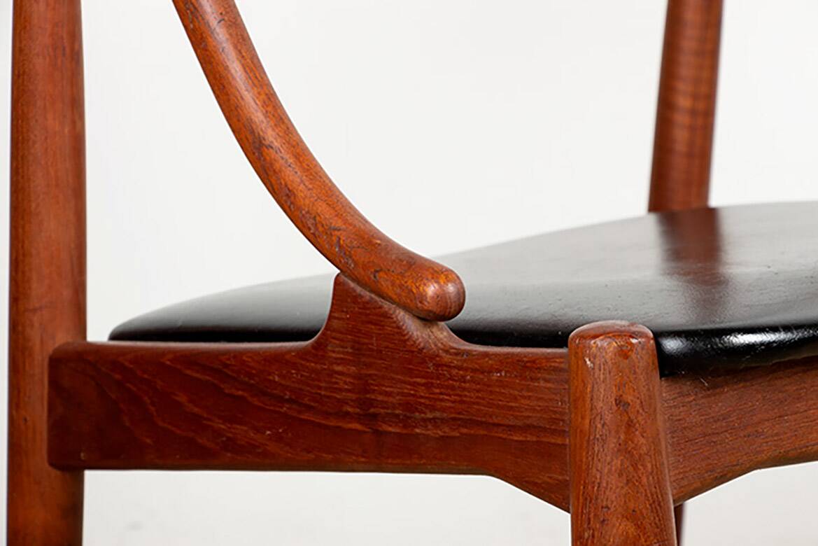 Set of 6 Danish chairs in teak and skai, model 16, Johannes Andersen.