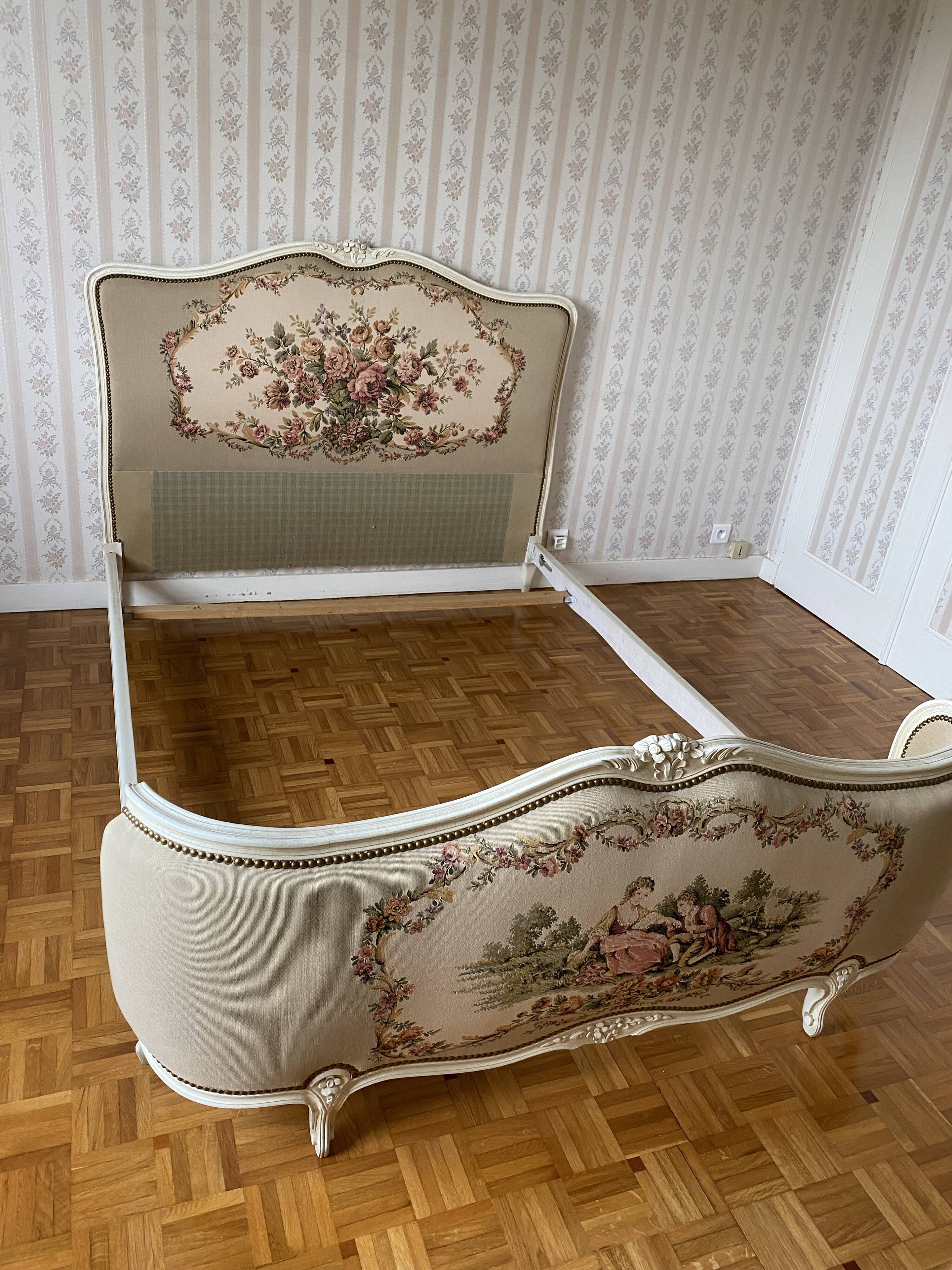 Romantic upholstered Louis XV basket bed
