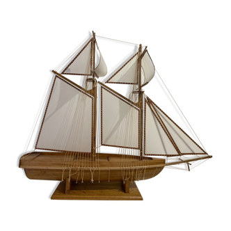 Model sailboat