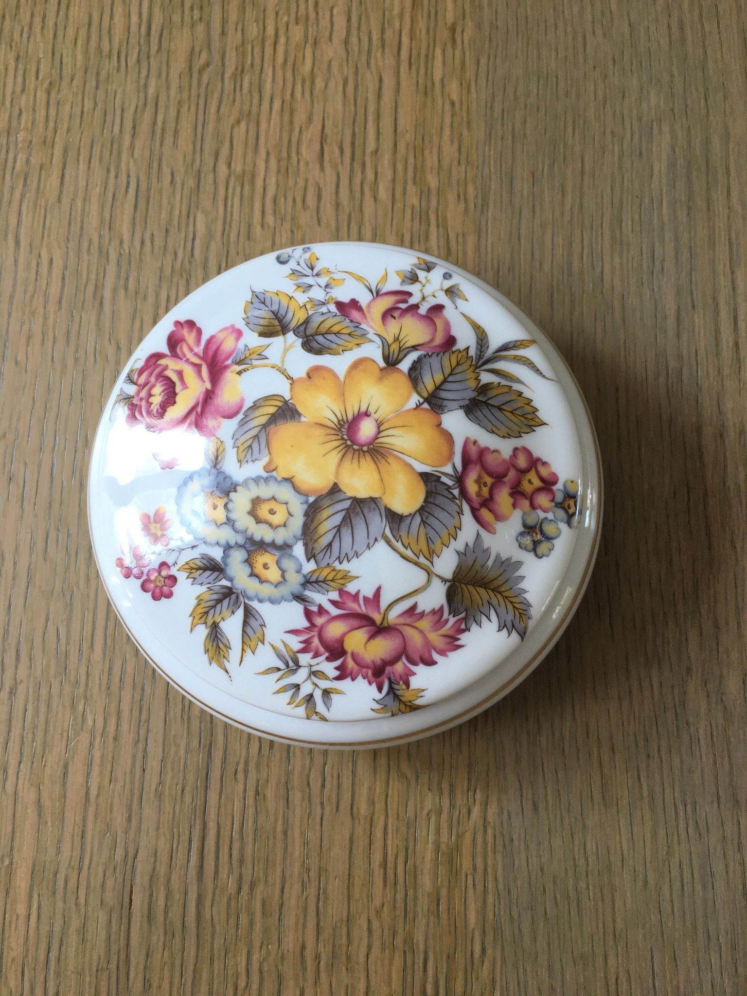 Boite à bijoux vintage en porcelaine de Limoges