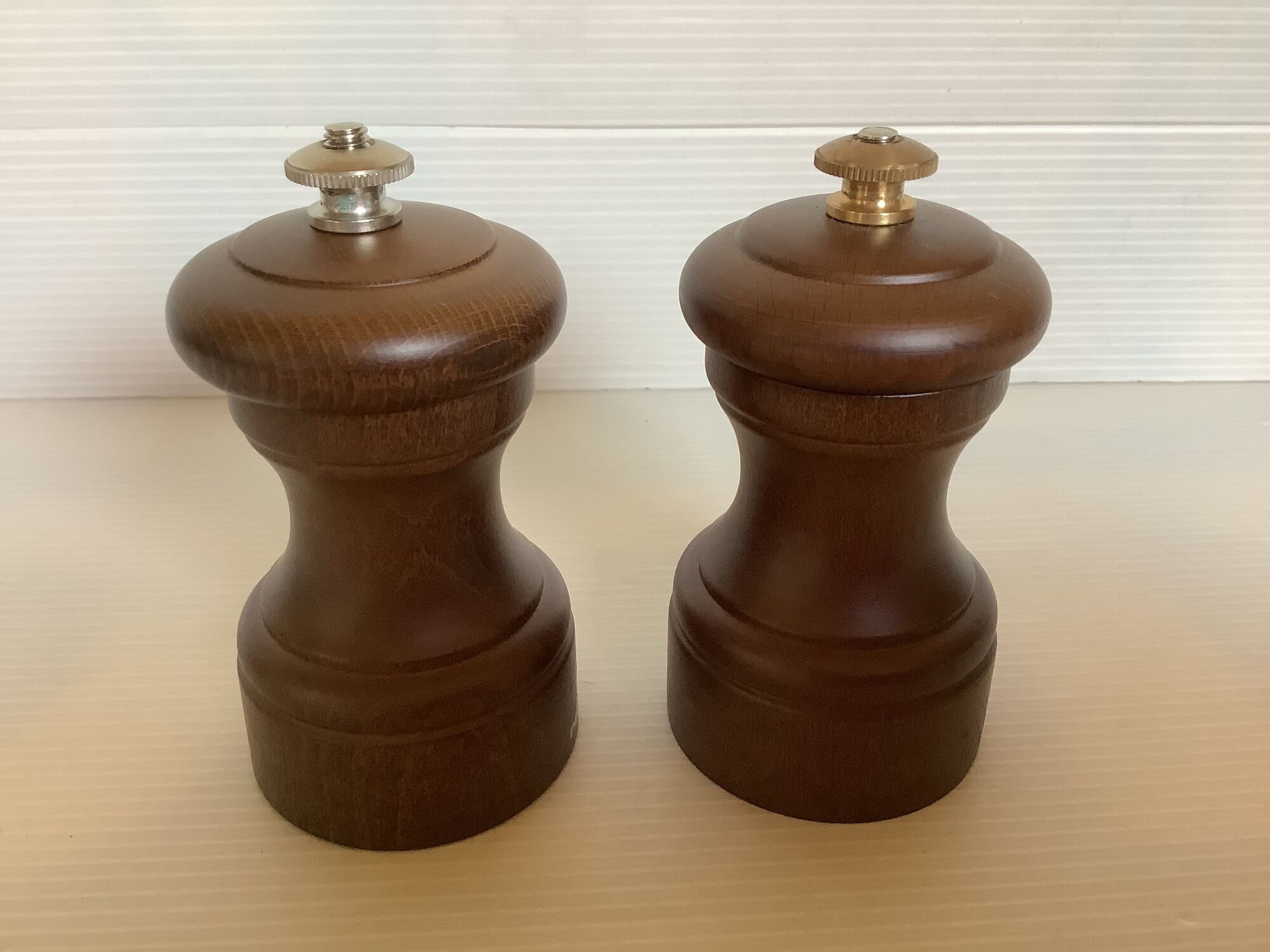Salt and pepper shaker mills Peugeot wood salt and pepper