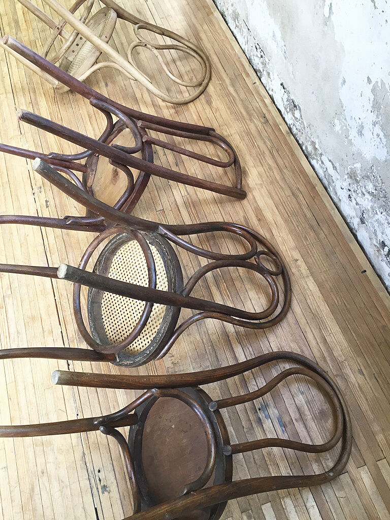 Lot 4 bistro chairs Thonet No.19, 20 & 208