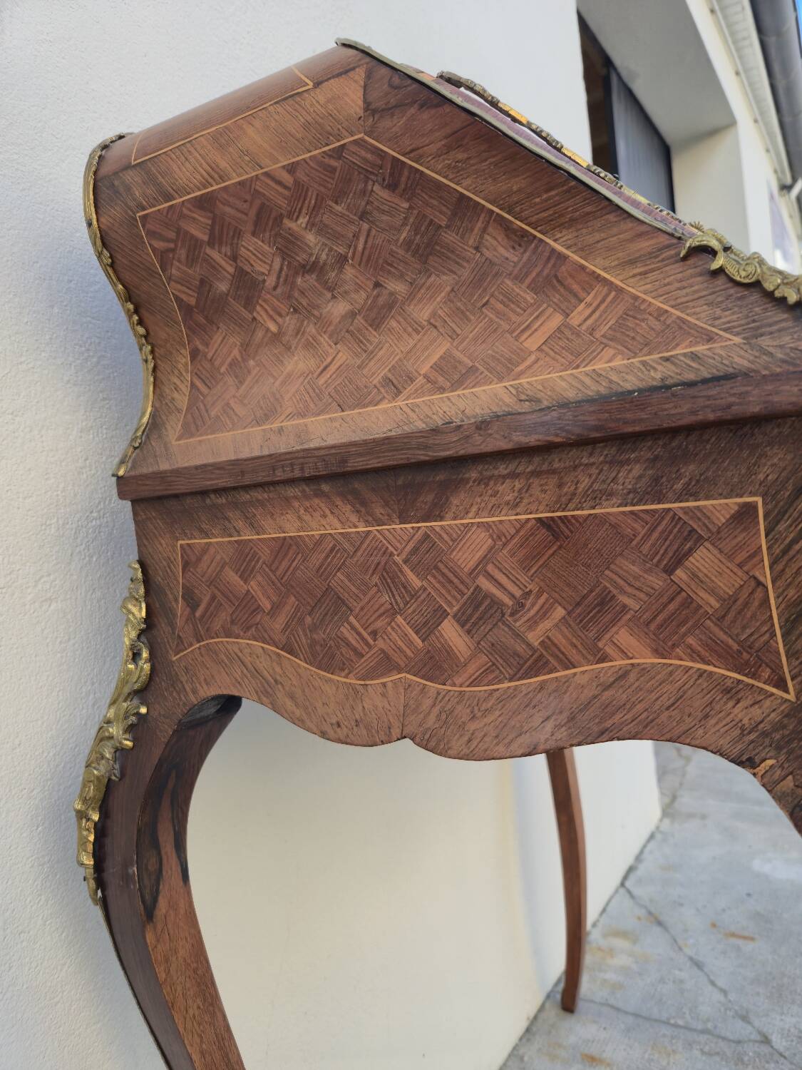 Louis XV style lady's desk in marquetry and bronze