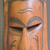 Masque africain en bois fait à la main