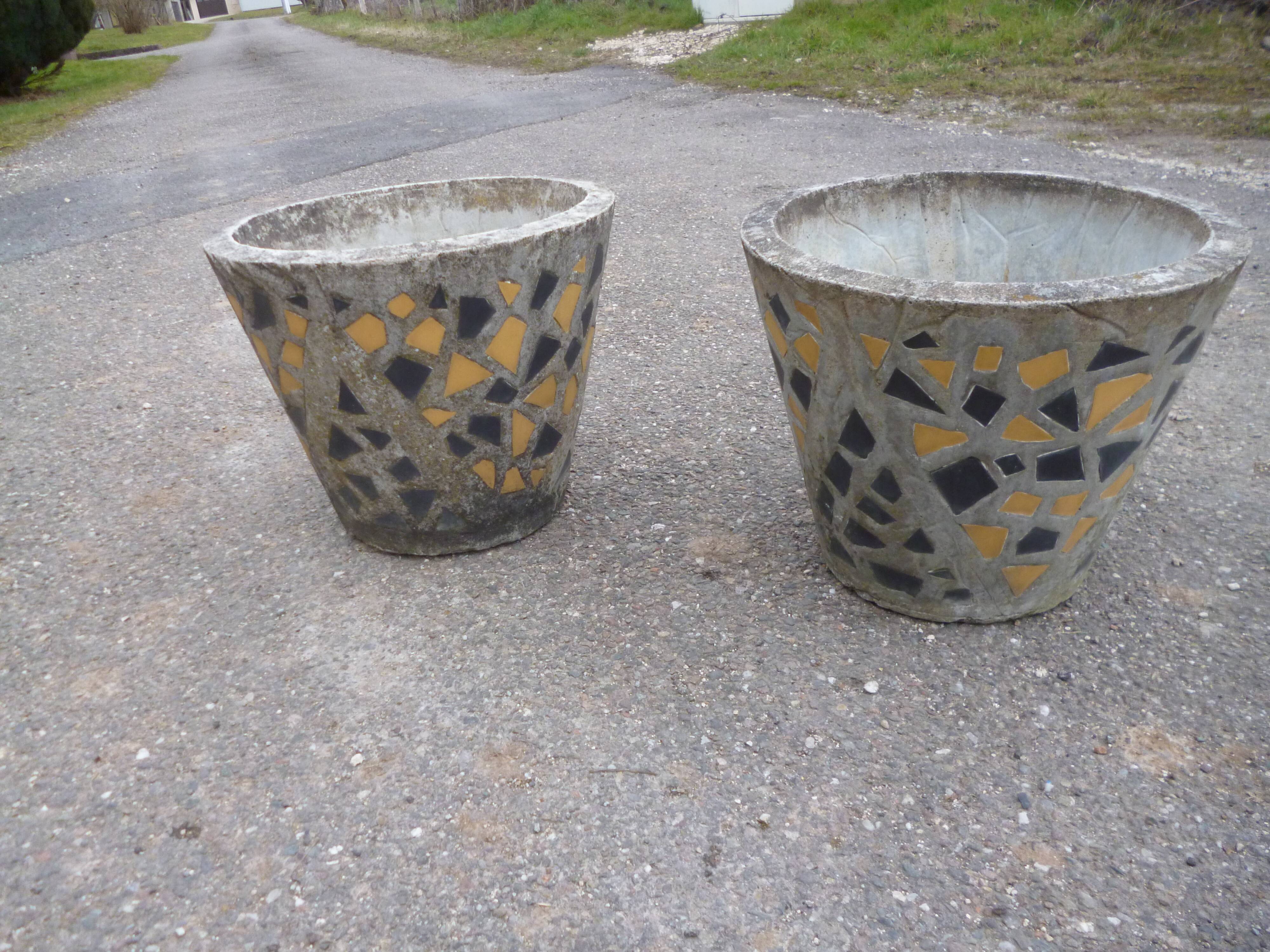 Pair of cement basins and tiles from the 50s