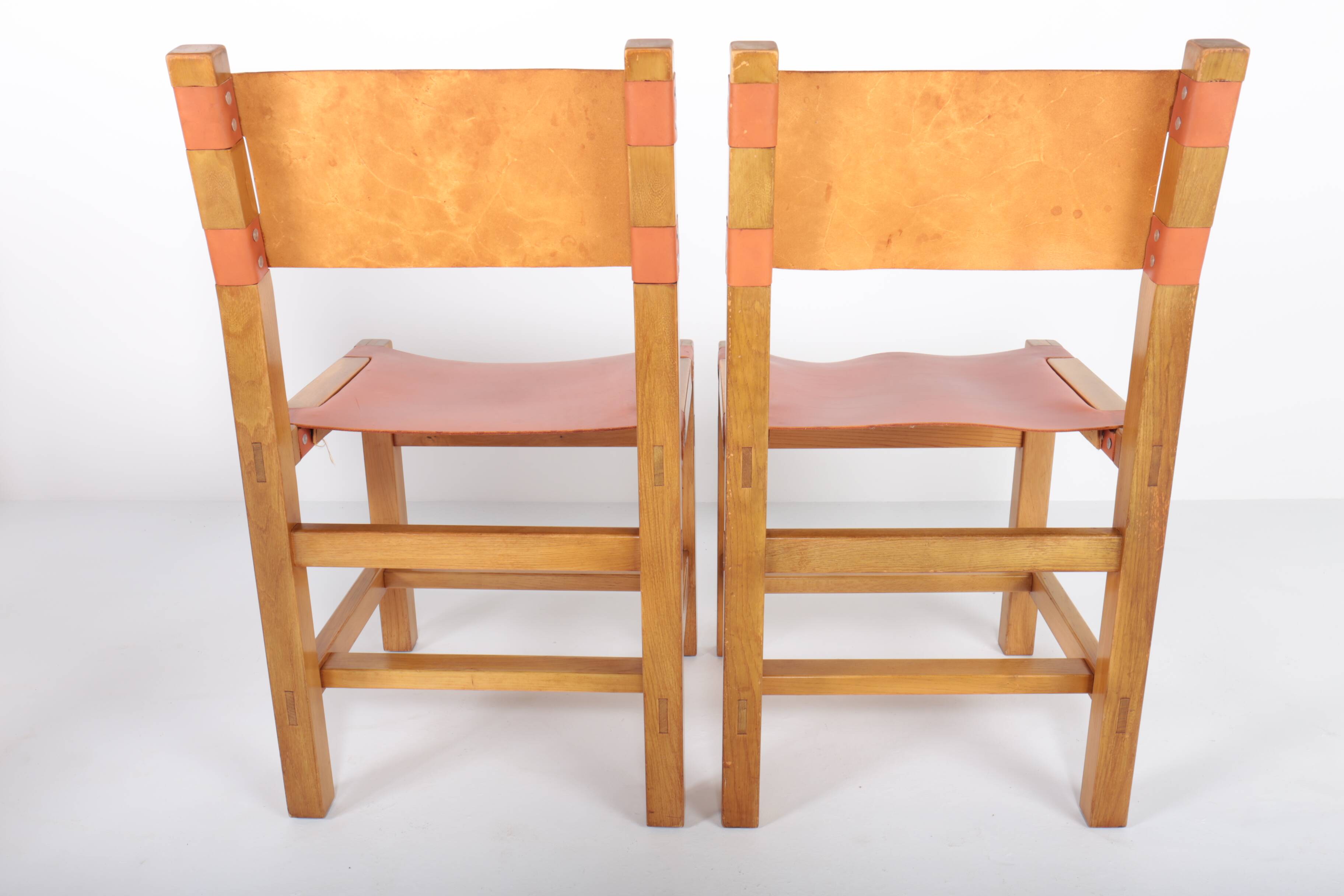 Set of 6 chairs in elm and leather Maison Regain edition