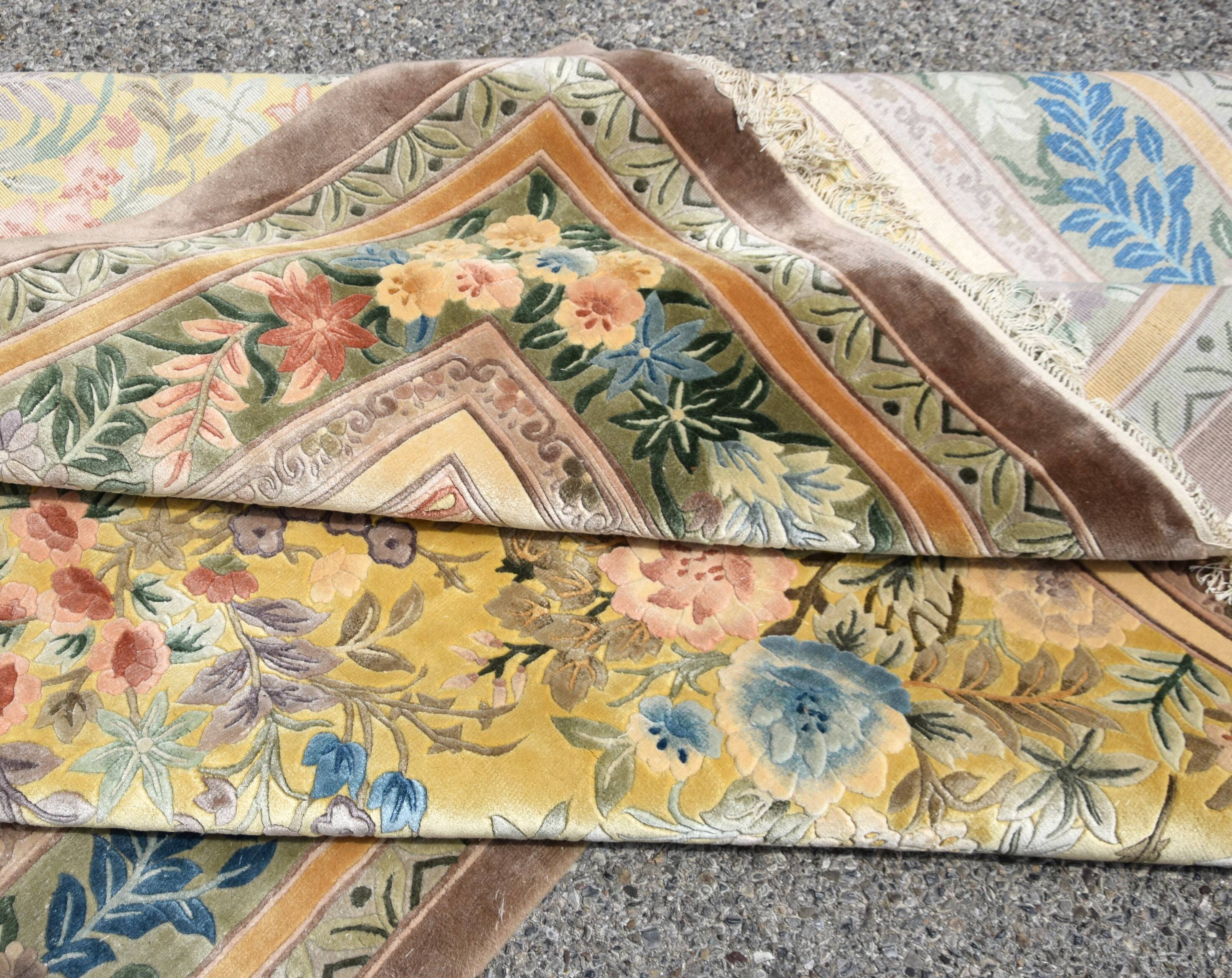 Chinese Art Deco Shanghai Rug: 100% Silk - Handmade: 2.00 X 3.00 M