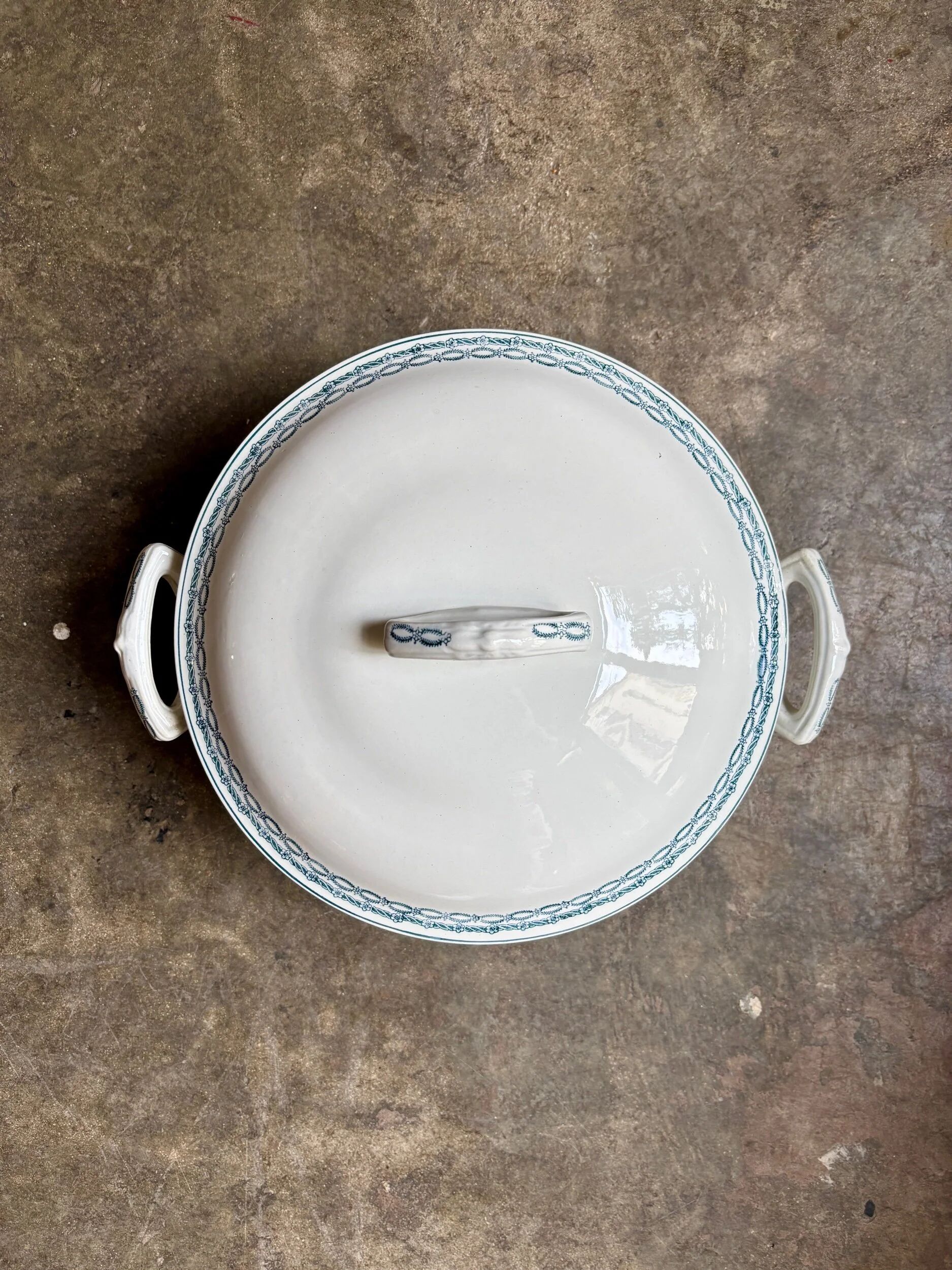 St Amand soup tureen in blue ironstone.