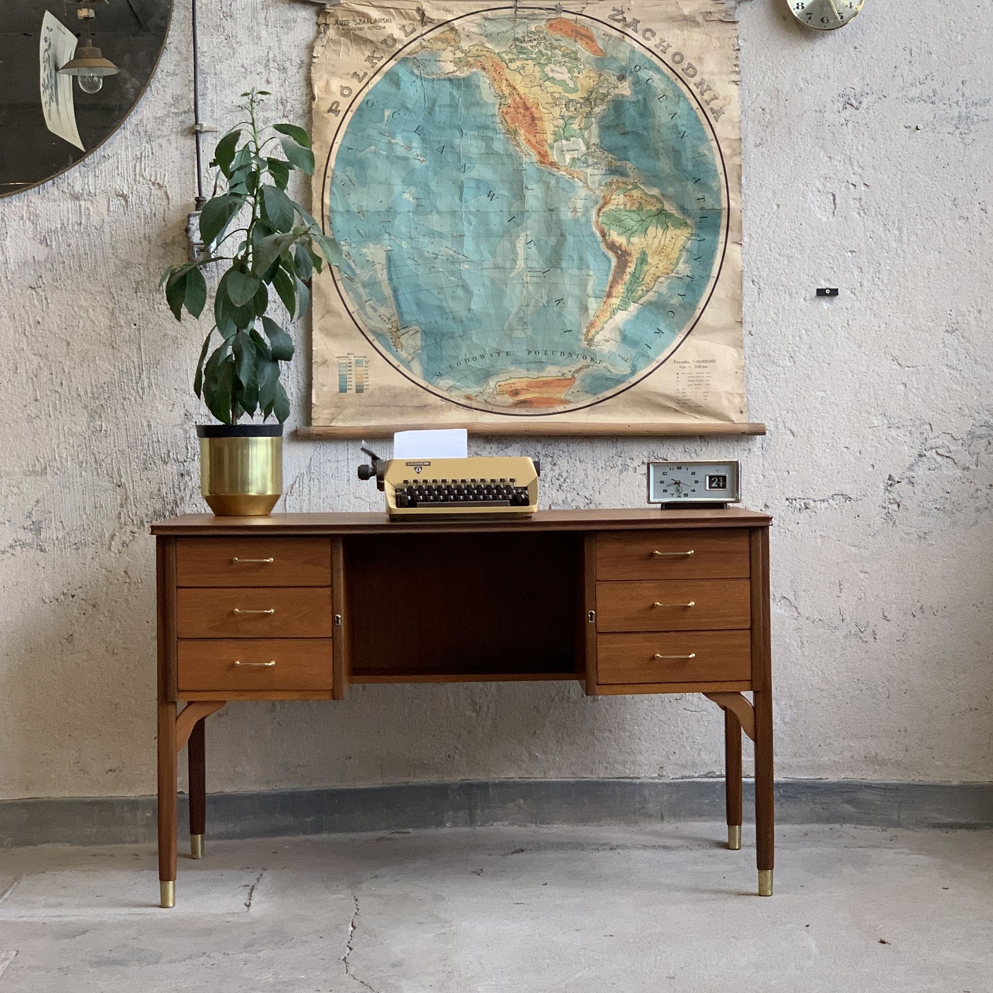 Bureau en teck sur pieds en palissandre, 60s Norvège, vintage
