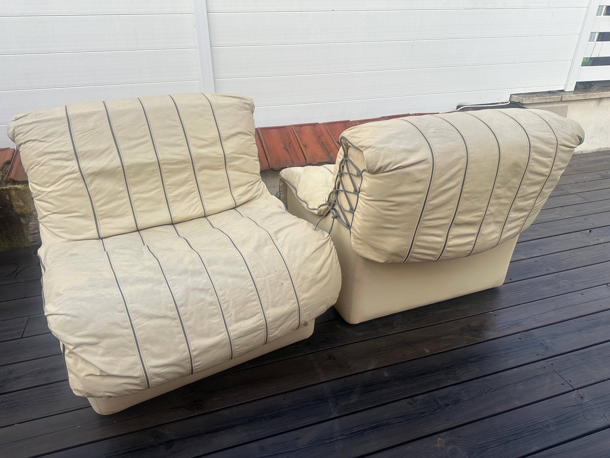 Sofa + 2 leather armchairs