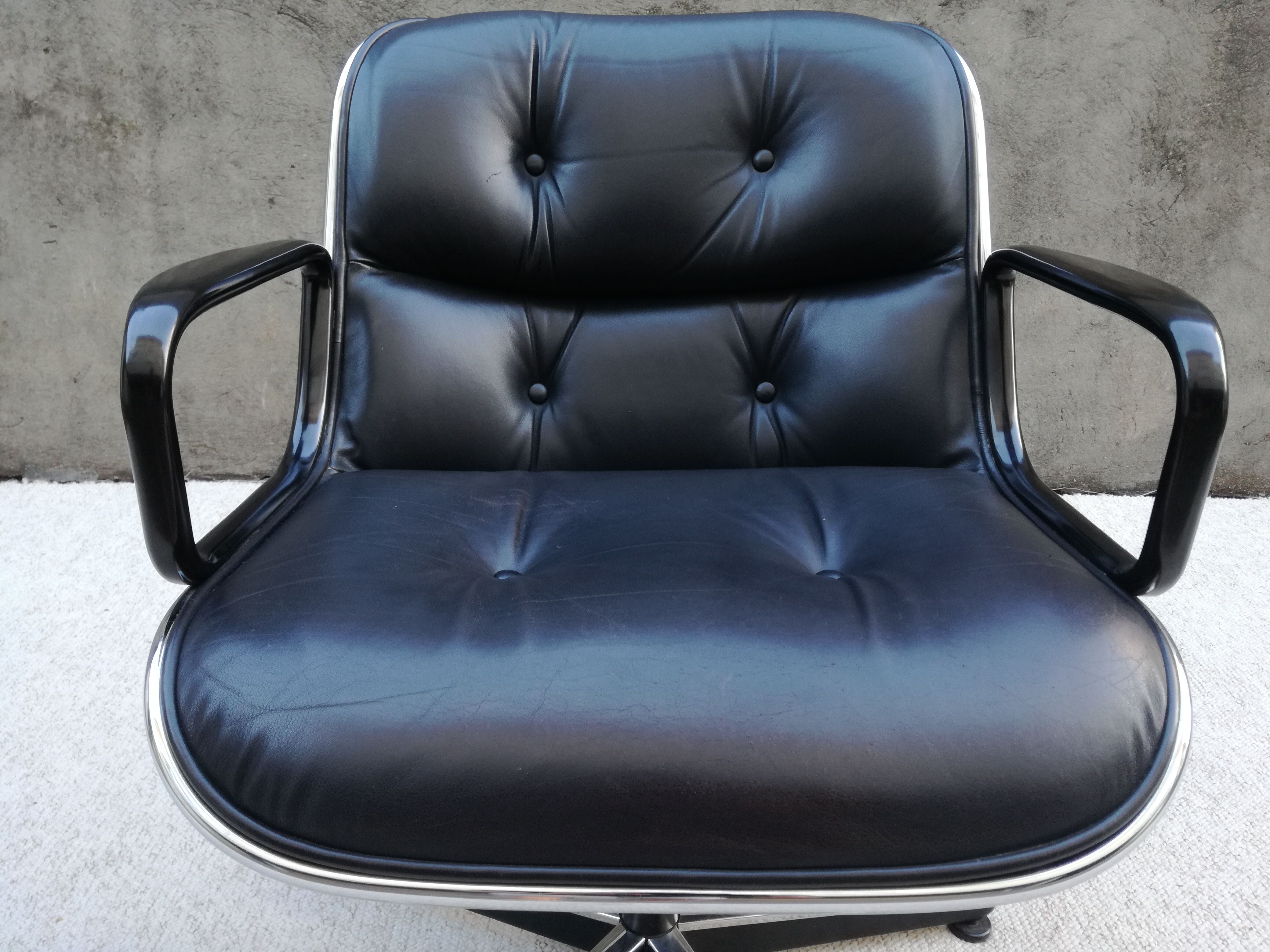 Executive model swivel chair by Charles Pollock edited by Knoll, 1970s