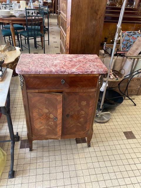 Small entrance cabinet