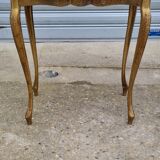 Venetian nesting table