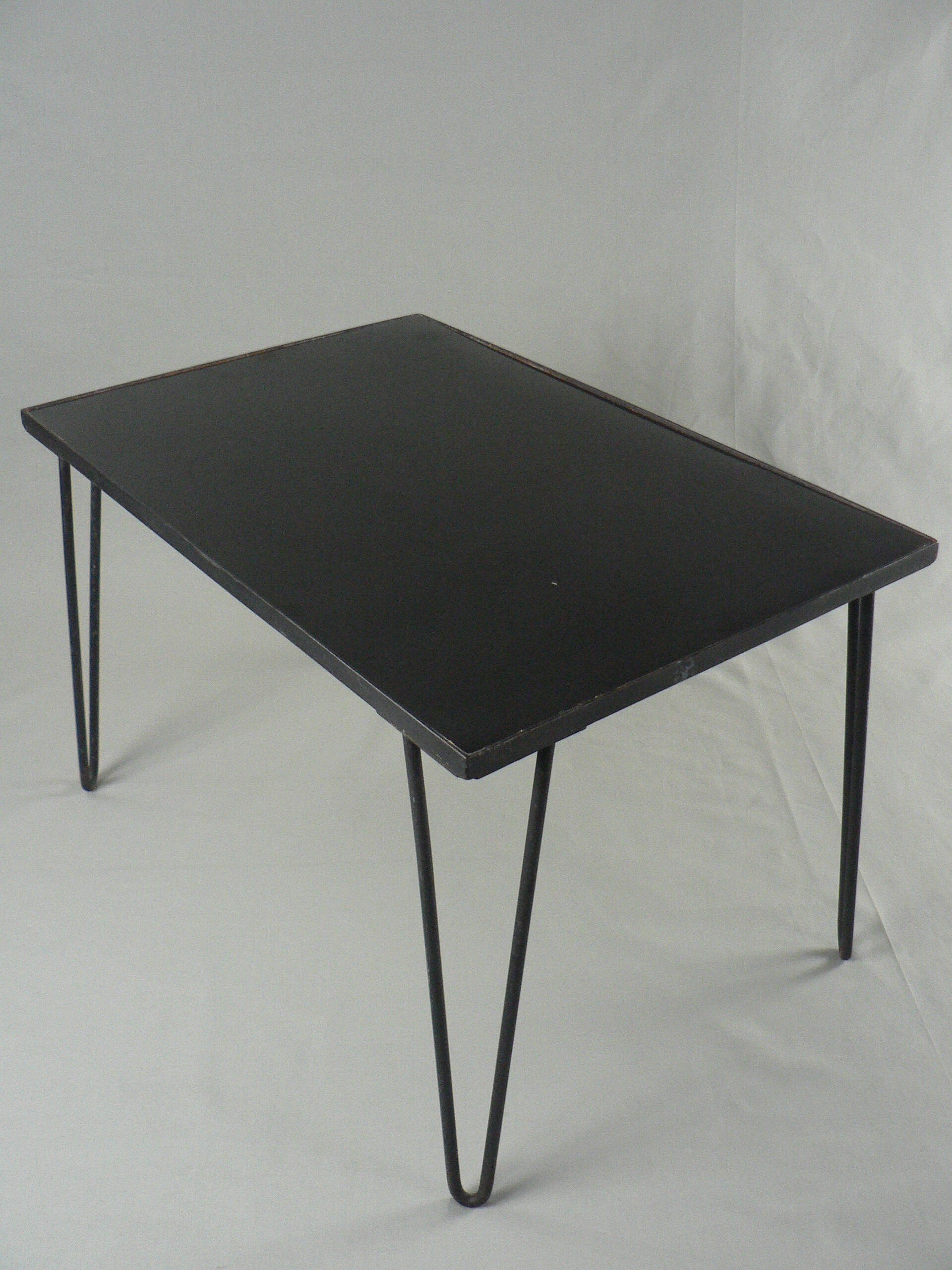 Low metal and melamine table