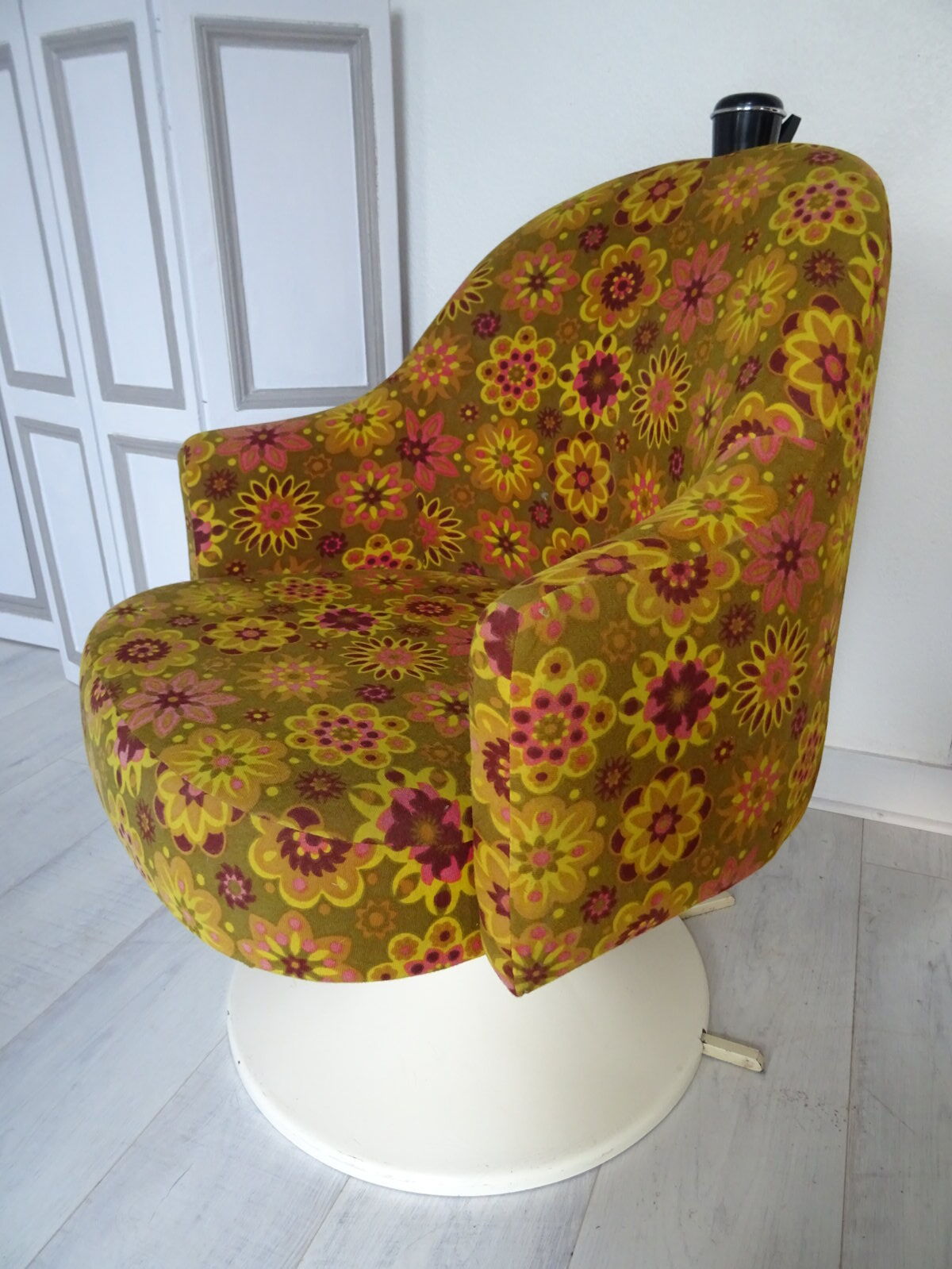 Barber's armchair 70