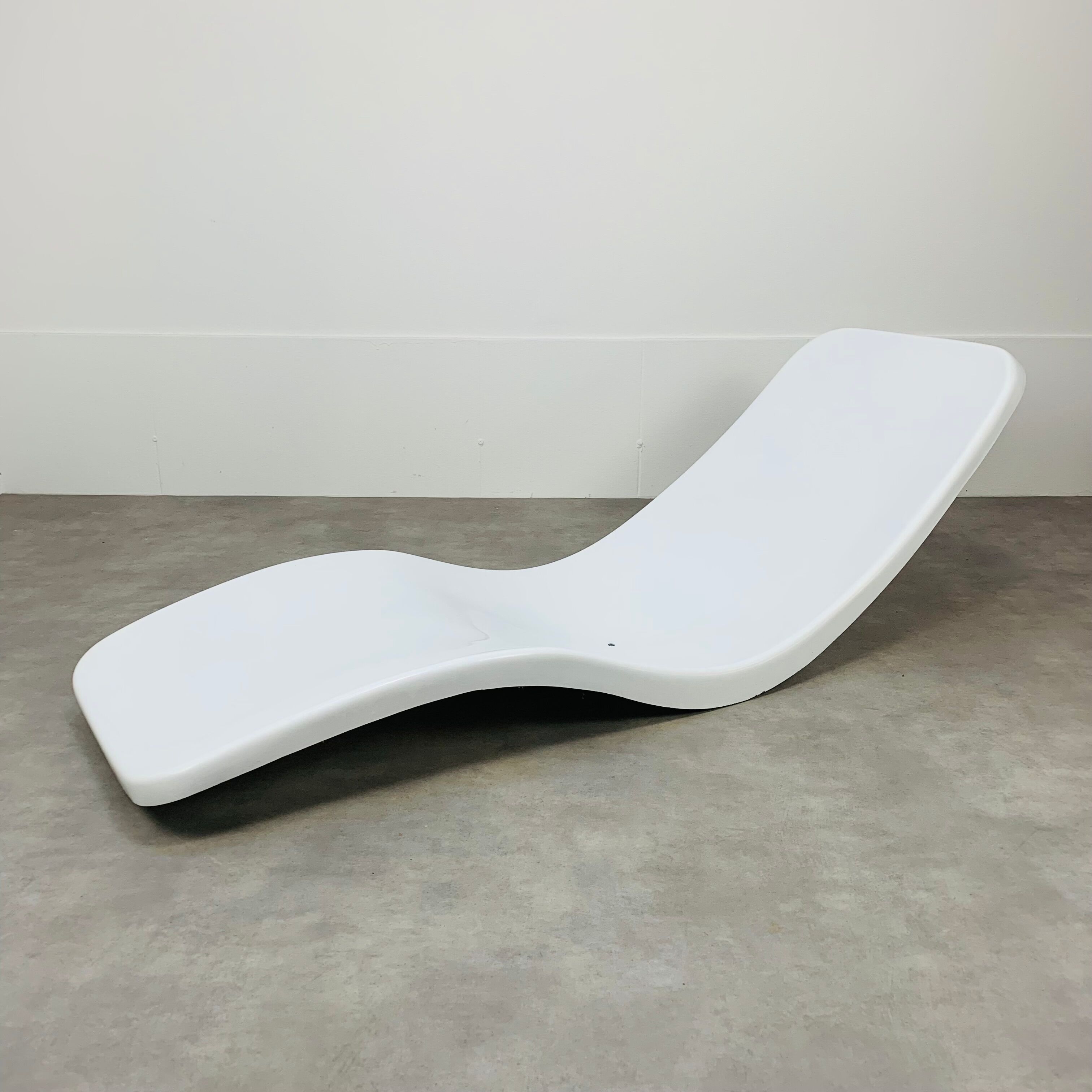 Eurolax R1 fiberglass deckchair by Charles Zublena