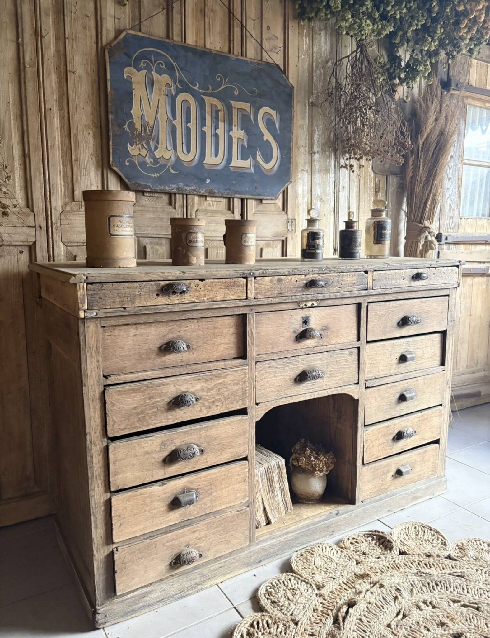 Magnifique Ancien Comptoir De Commerce En Chêne À Nombreux Tiroirs