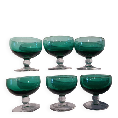 6 verres à  pied couleur émeraude