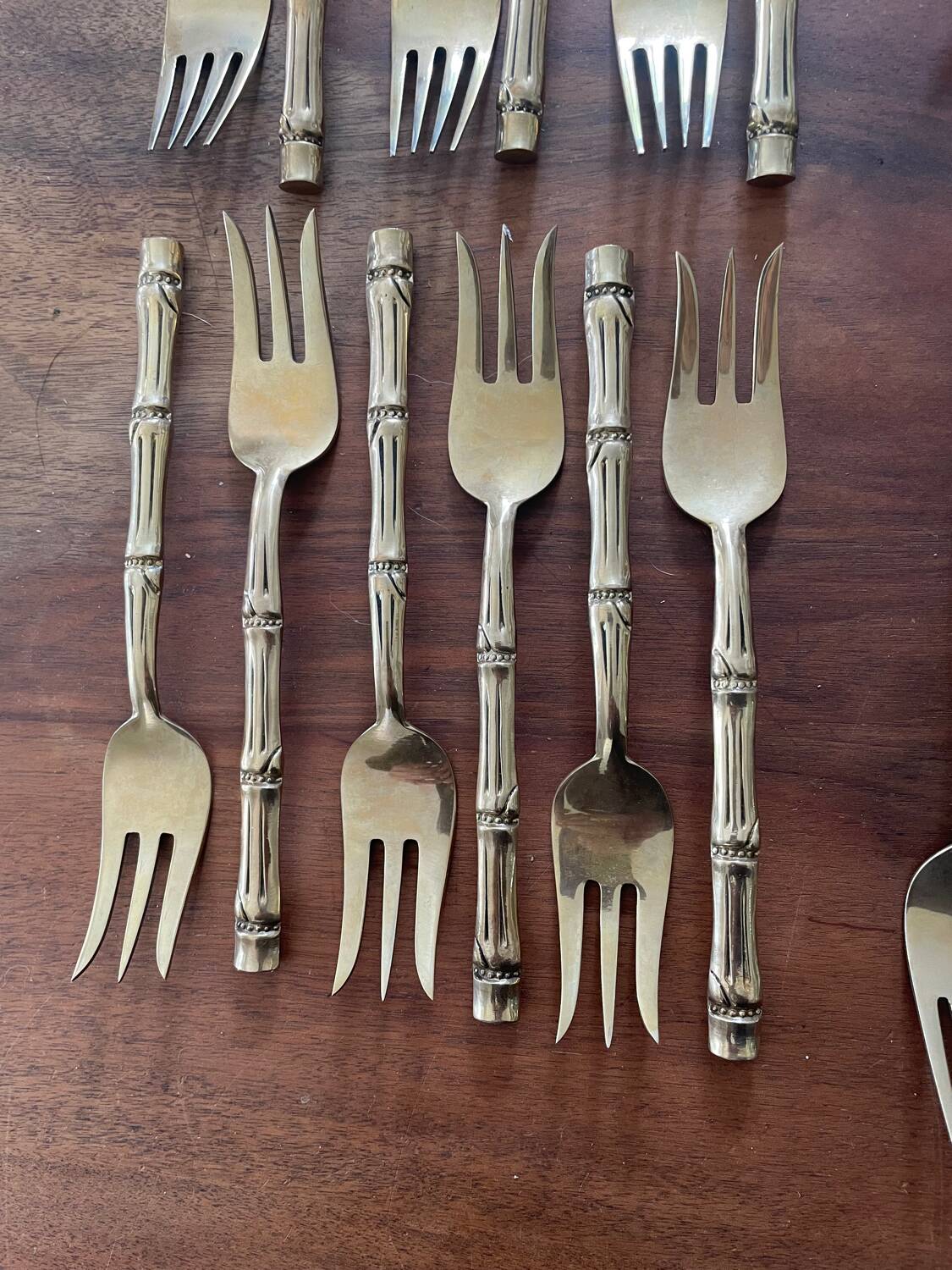 Housewife Table cutlery for 6 people. bamboo brass 78 pieces