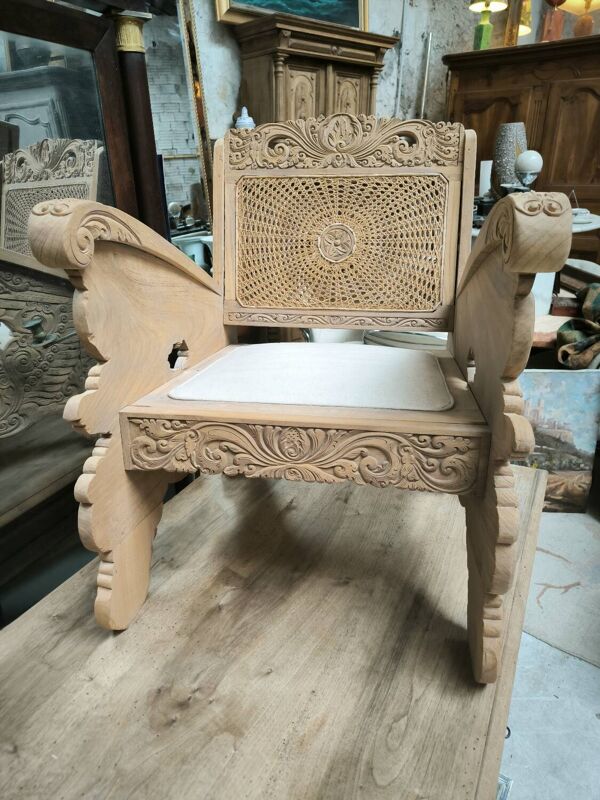 Fauteuil colonial en teck origine Ceylan