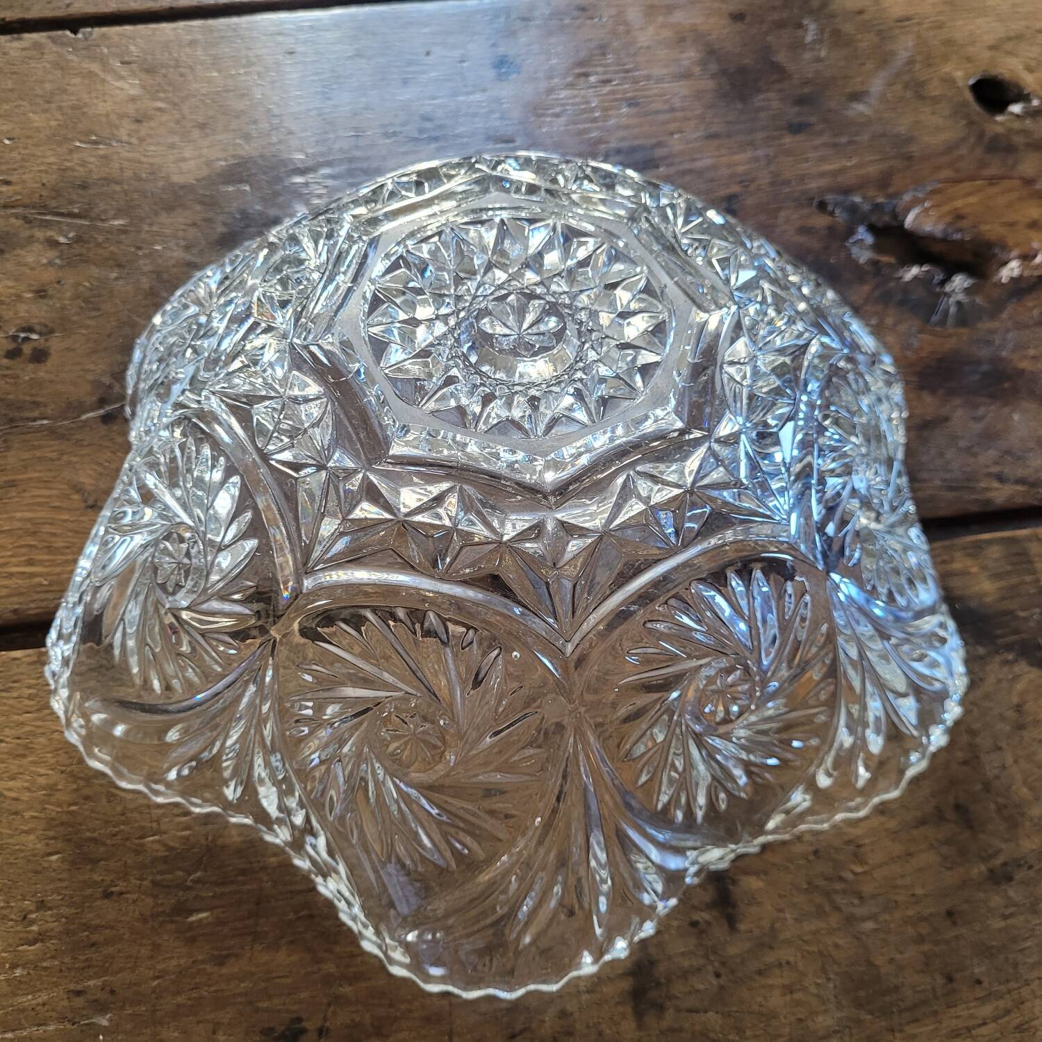 Pressed-mould glass cup – Stars & palmettes – 1960s-70s