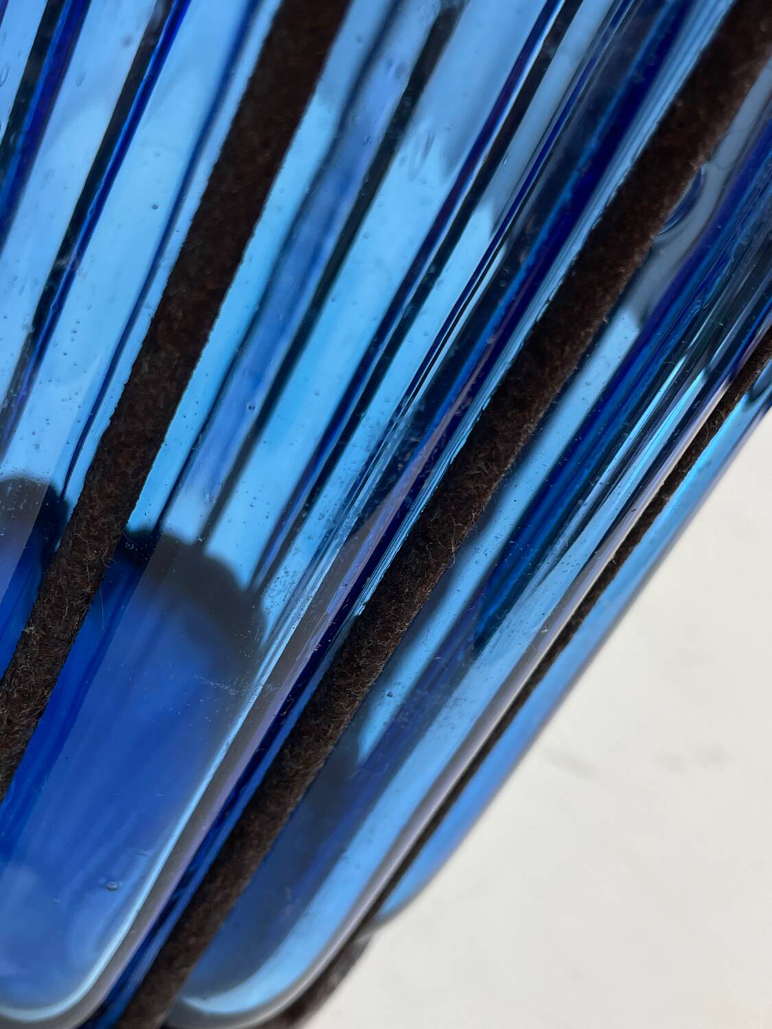 Vase en verre soufflé enchâssé
