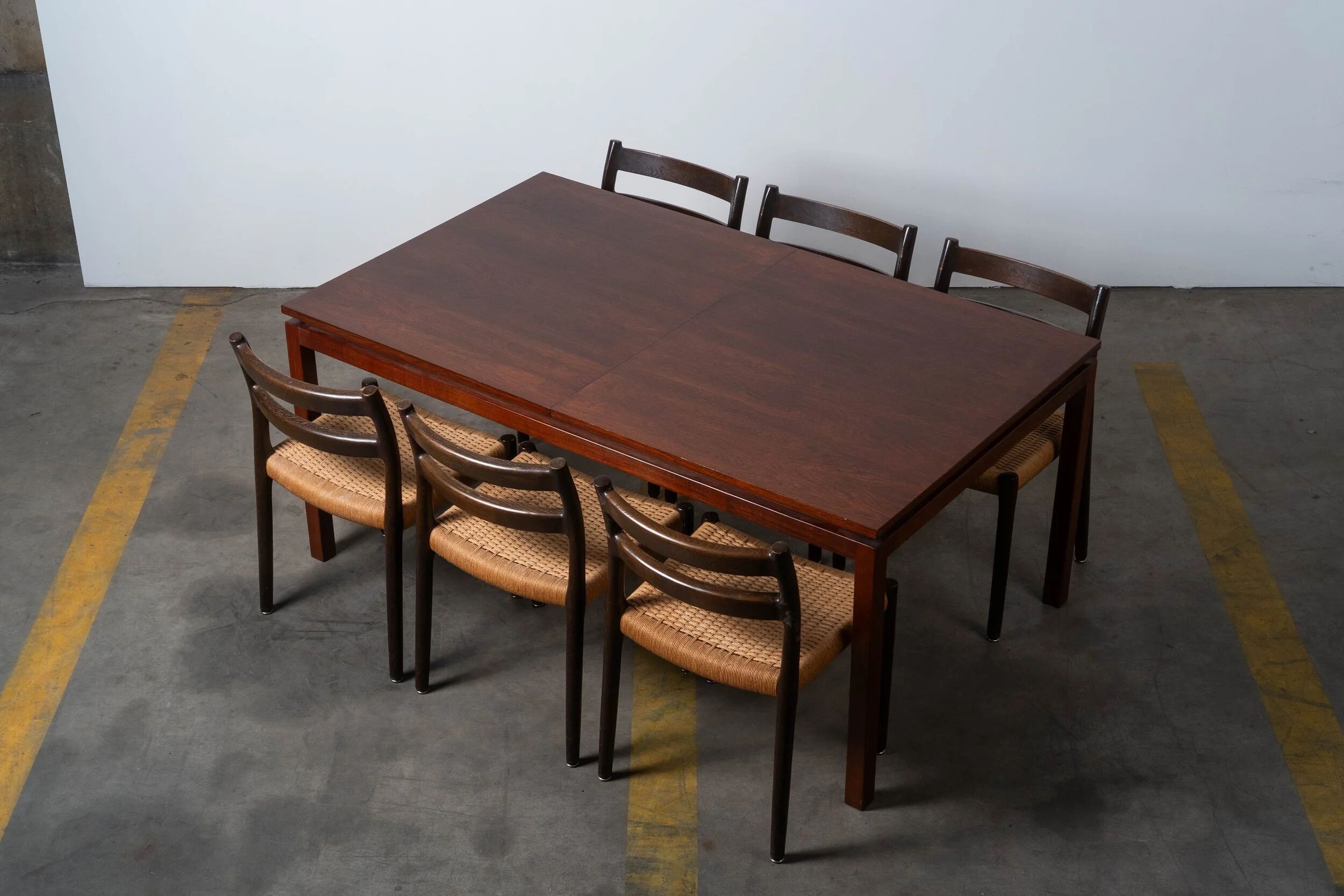 Alfred Hendrickx - Belform extendable dining table