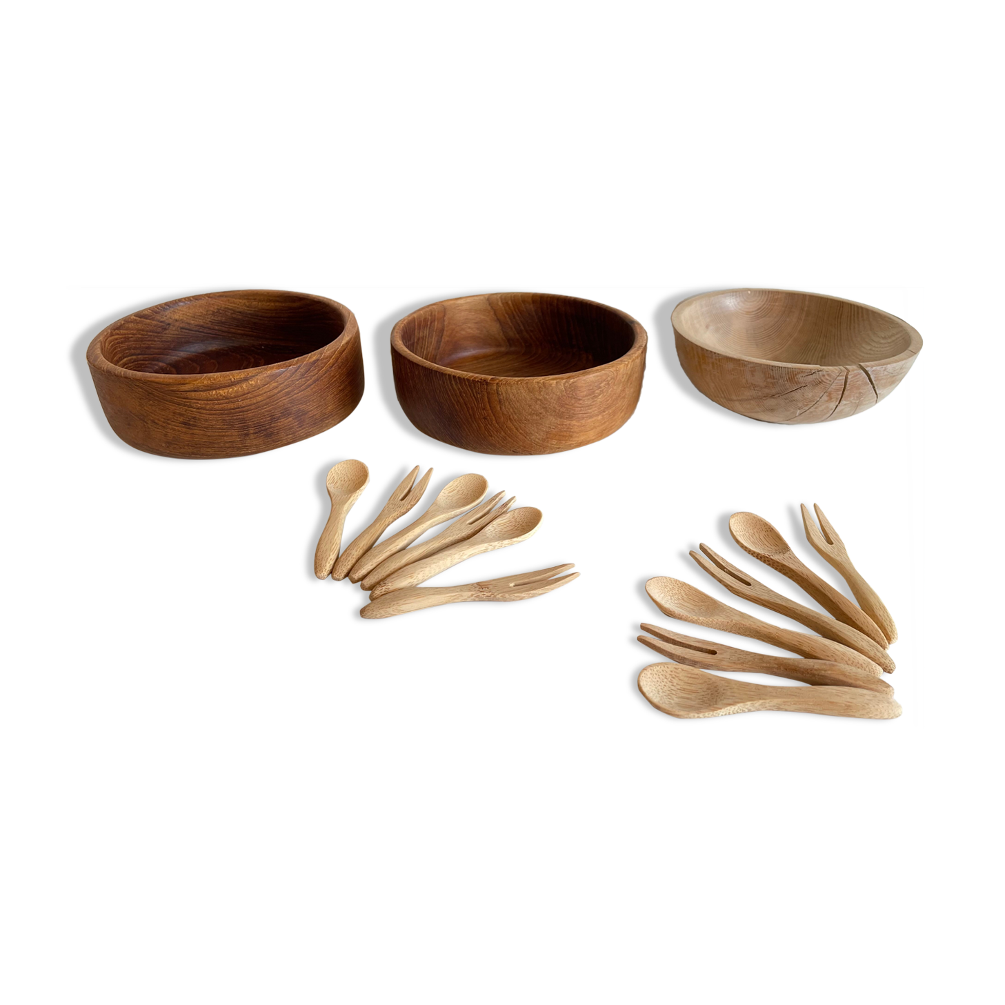 3 wooden bowls and 12 mini cutlery at apéro