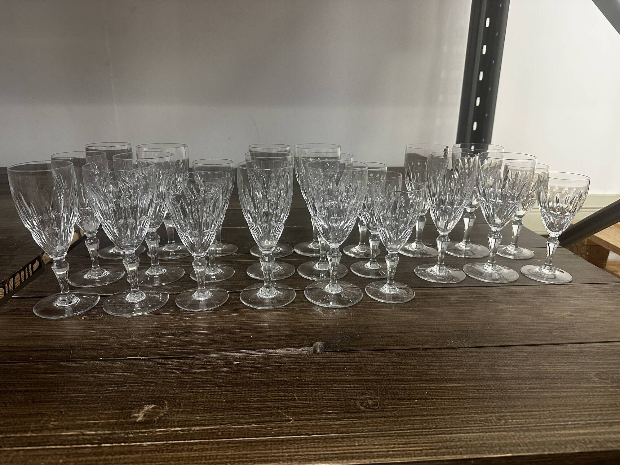 Service 24 old Baccarat glasses Deauville model