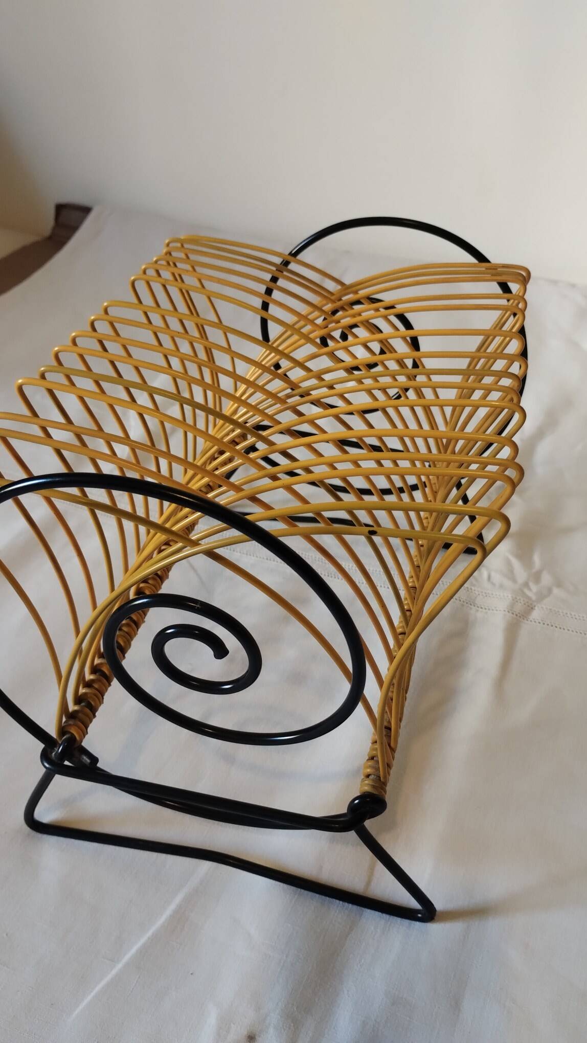 Magazine rack / vintage vinyl