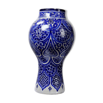 Large Moroccan vase/jar from Fès, handcrafted ceramic Khabia, 19th-20th century, cobalt.