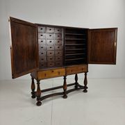 Cabinet de poste en chêne d'un presbytère belge, vers 1900-1920