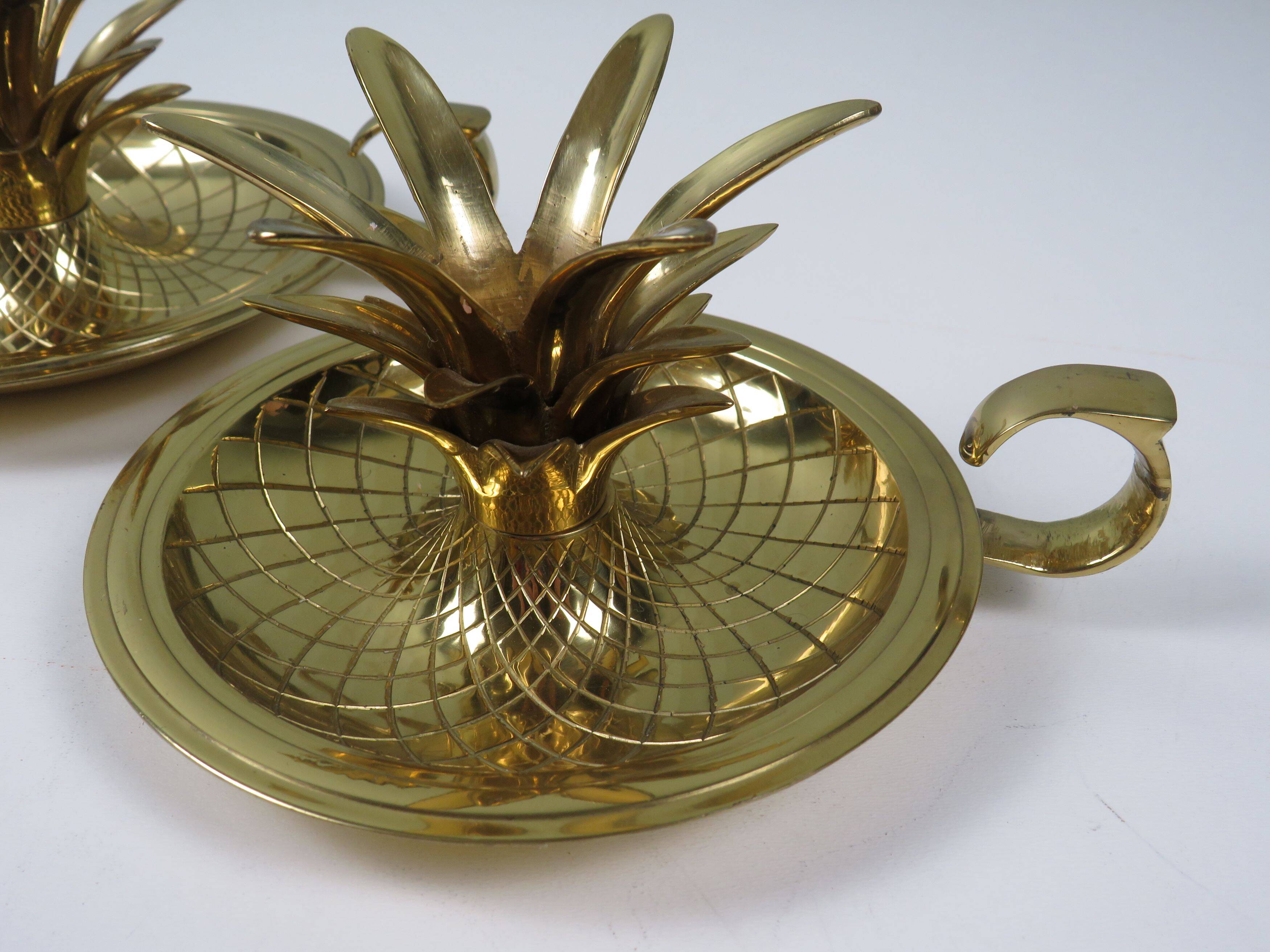 Elegant pineapple candlesticks in lacquered brass 1970-1980