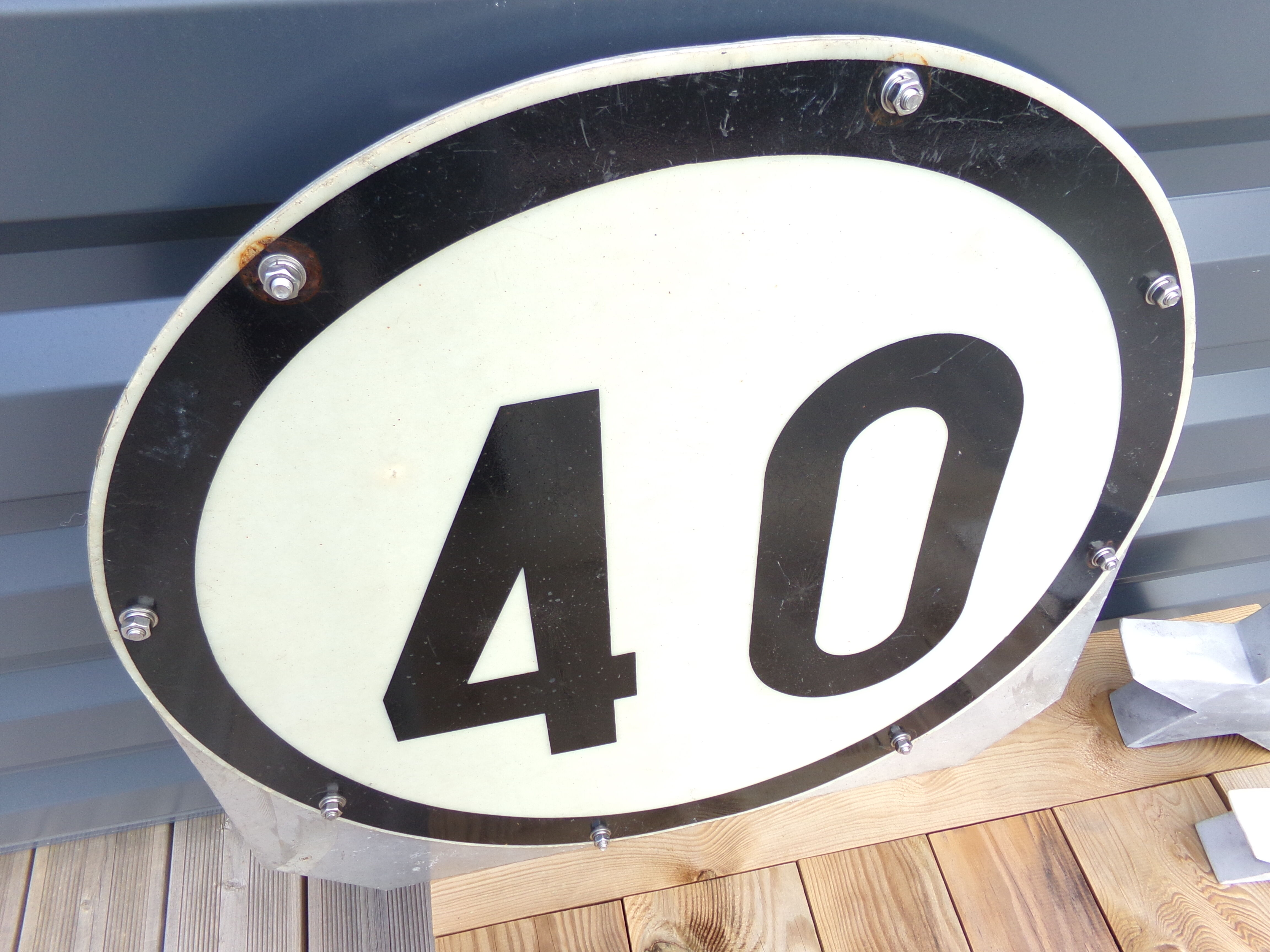 Industrial decorative limitation plate