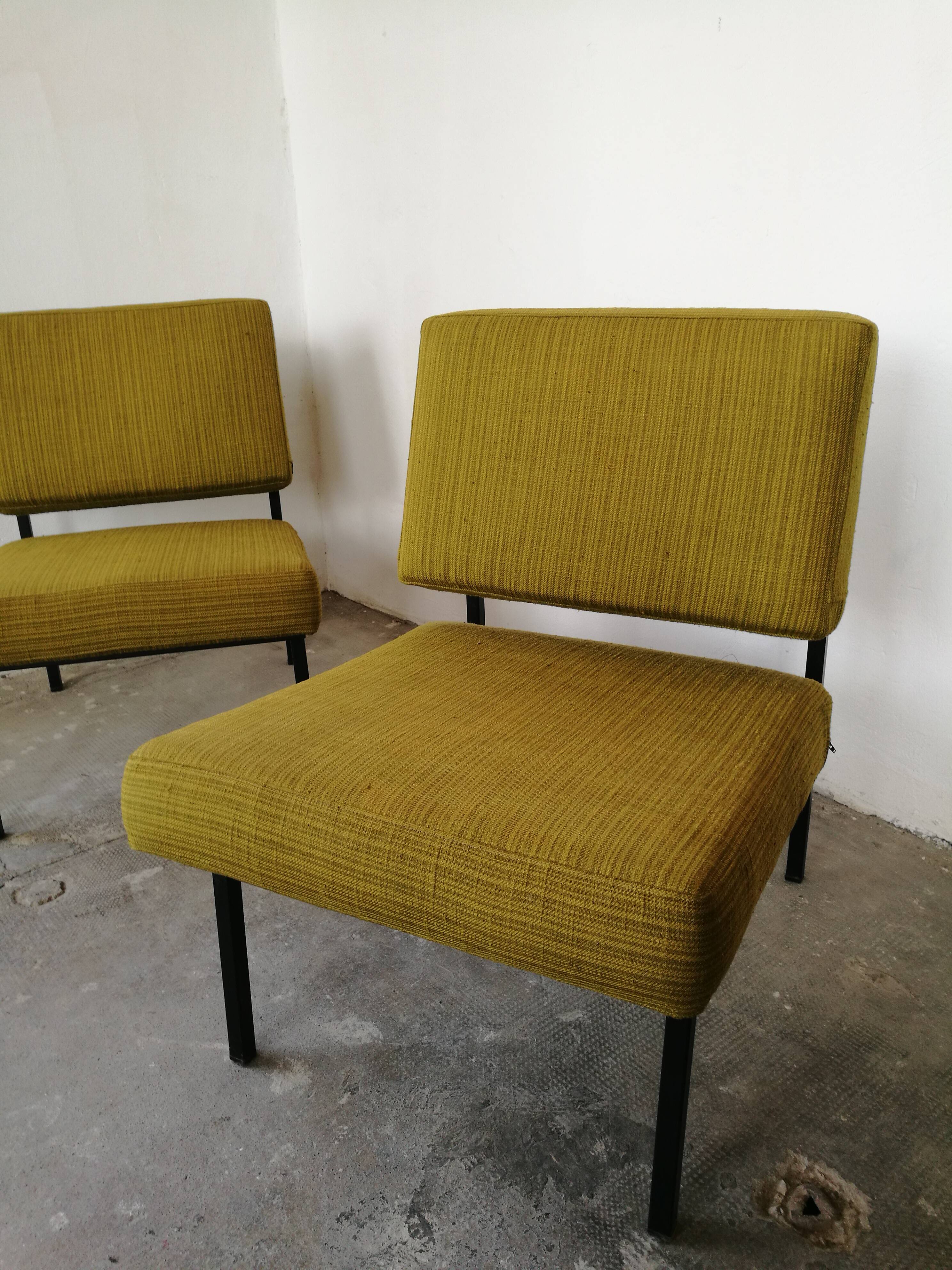 pair of André Simard armchairs for Airborne