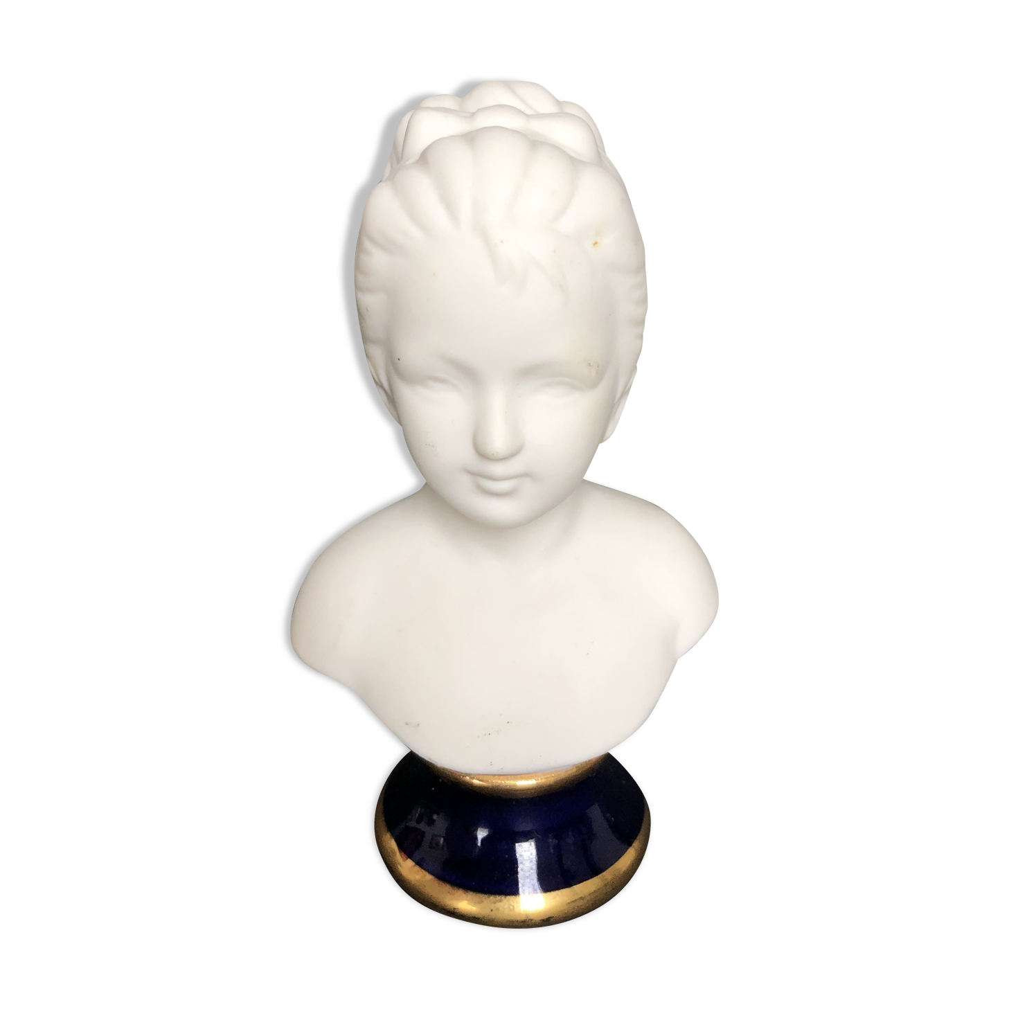 Buste de jeune femme en biscuit