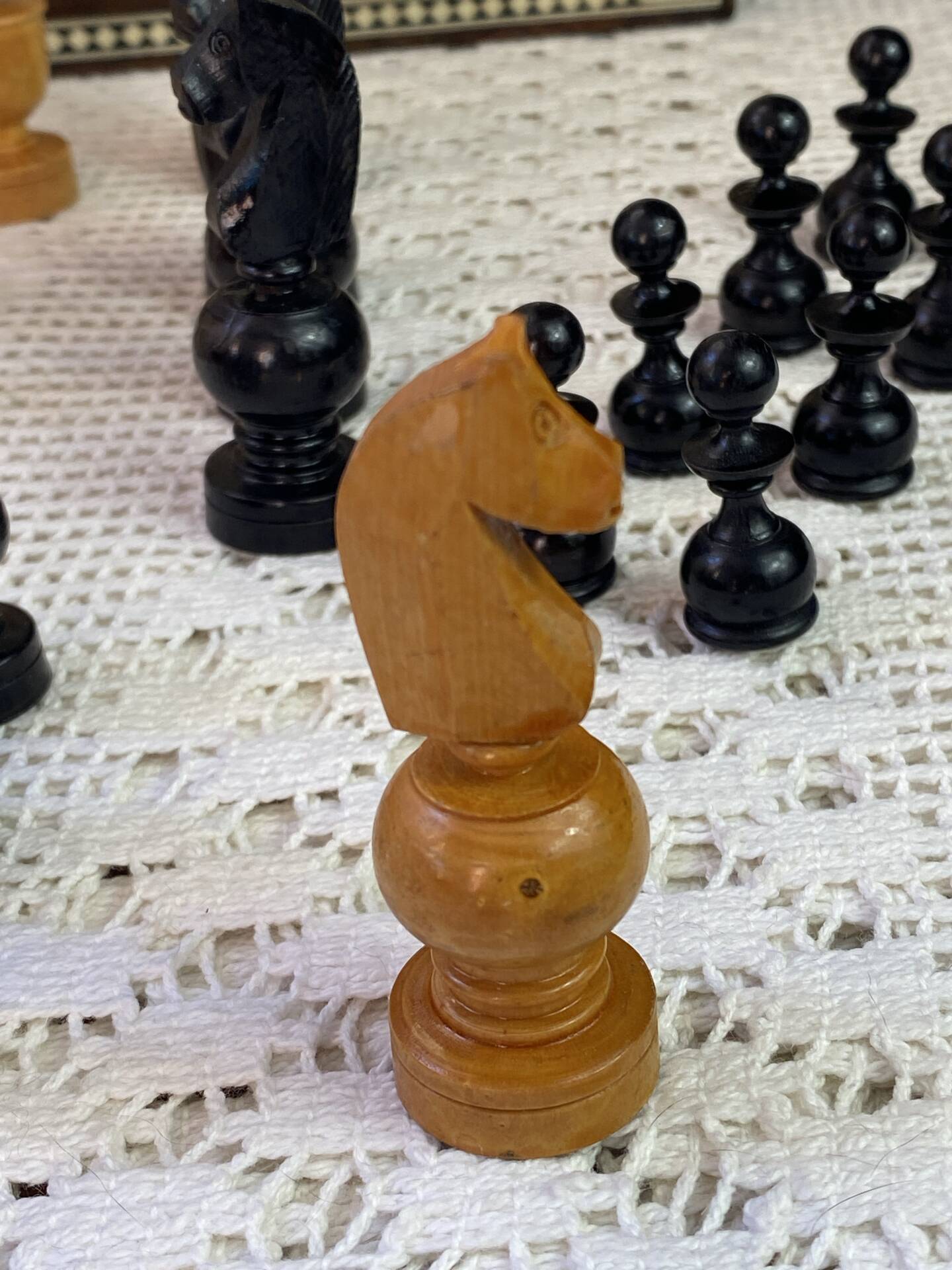 Jeu d’échec en marqueterie 