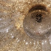 Plafonnier italien en verre de Murano avec détails dorés
